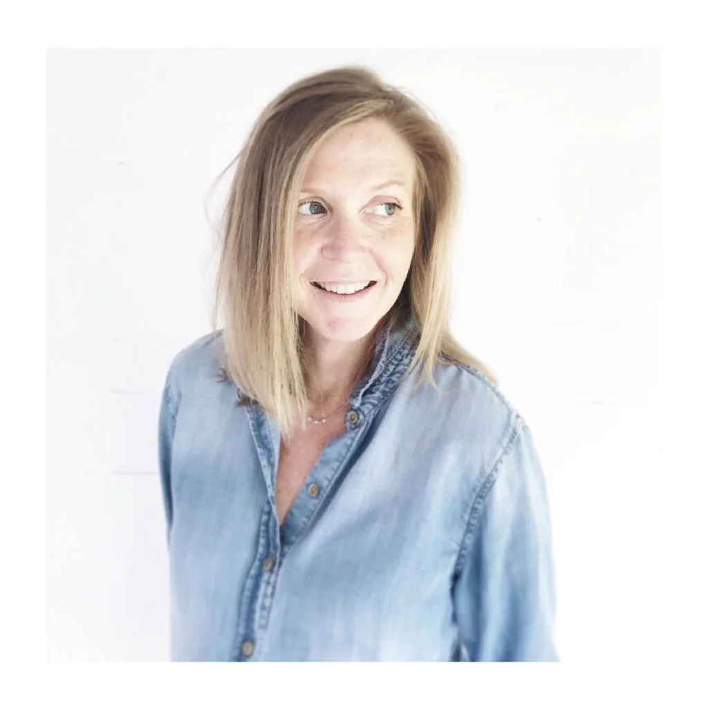      

 
   That’s Not How I Do It  Ben and I were newly engaged. We were eating our dinner one night that consisted of subs and bags of chips. As we finished Ben graciously went to clean up our wrappers, crumpling them all together in one big trash 