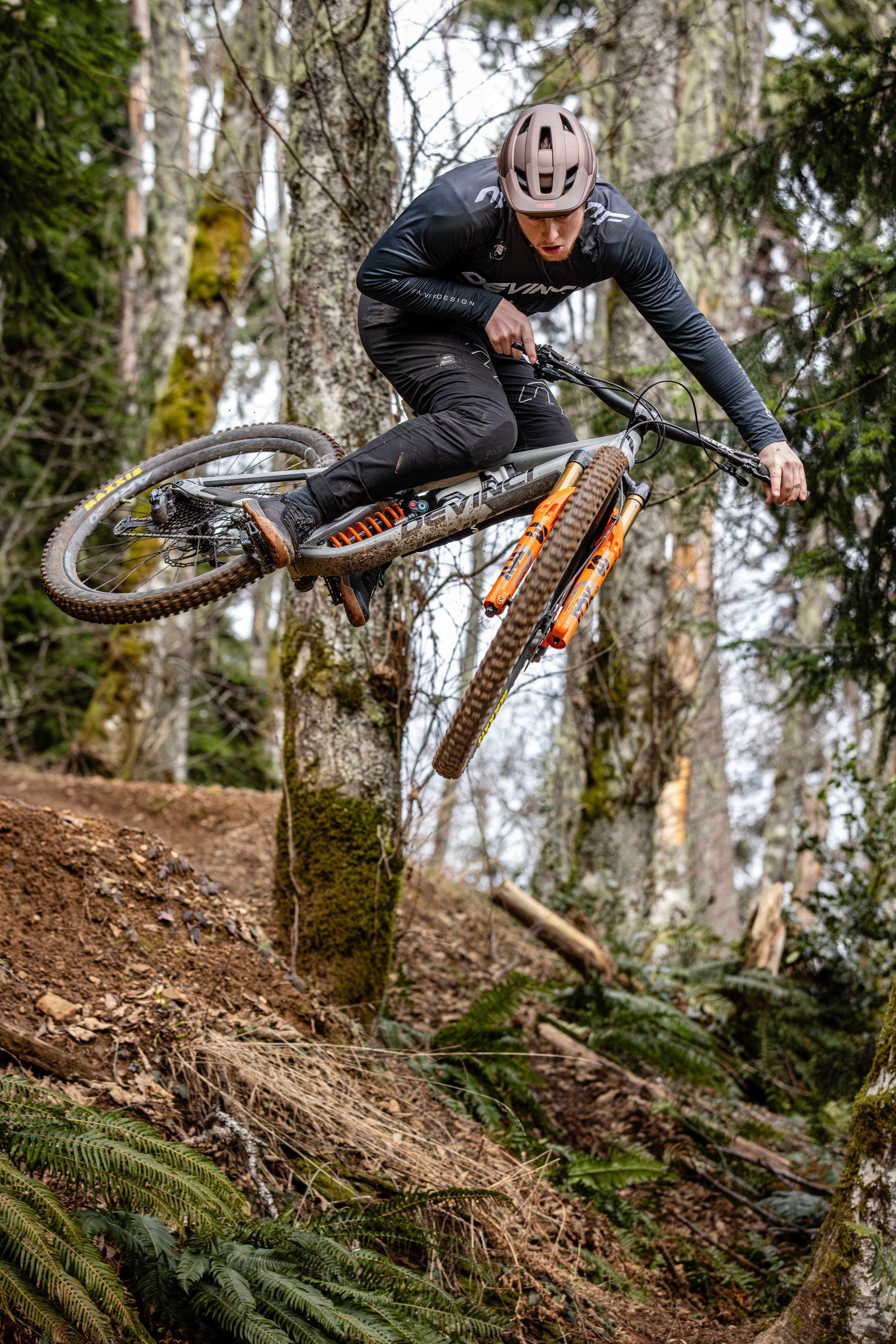 2024 - Devinci - The Movement - Liam Wallace LOW RES--11.jpg