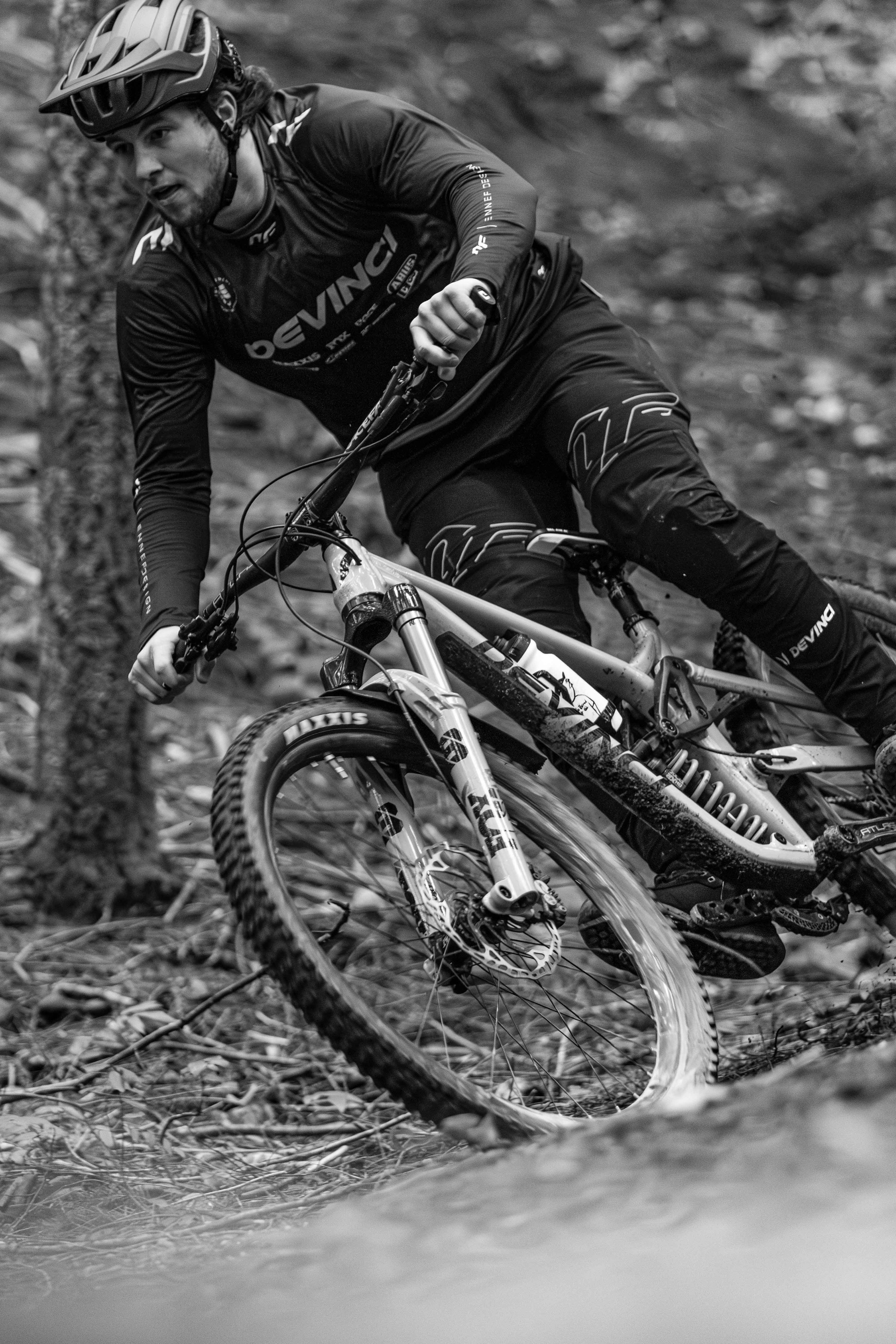 2024 - Devinci - The Movement - Liam Wallace LOW RES--27.jpg