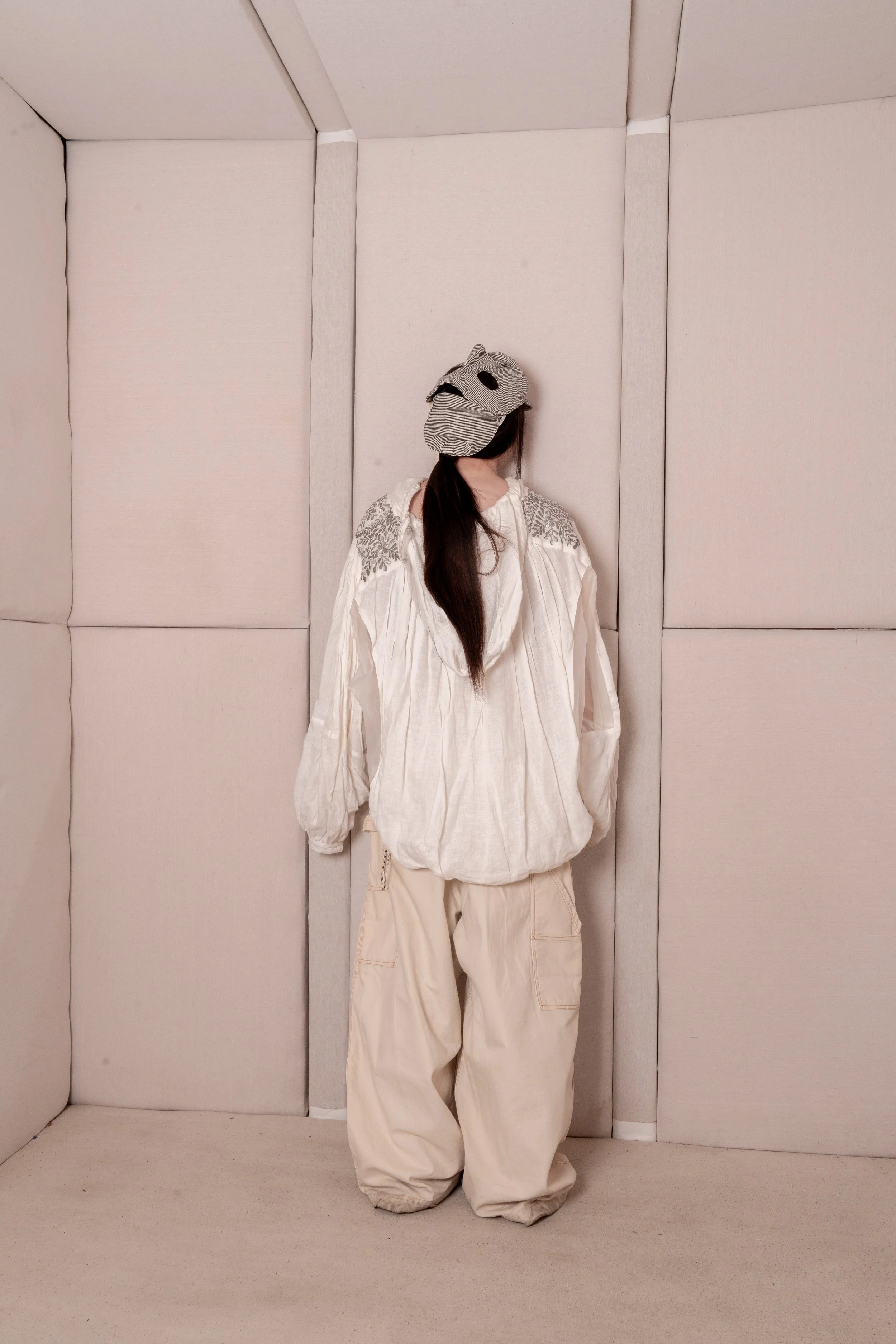 Eltonlouie_ss25_fashion_editorial_sleep_hoodie_americana_kapital_designer_DSC06770.jpg