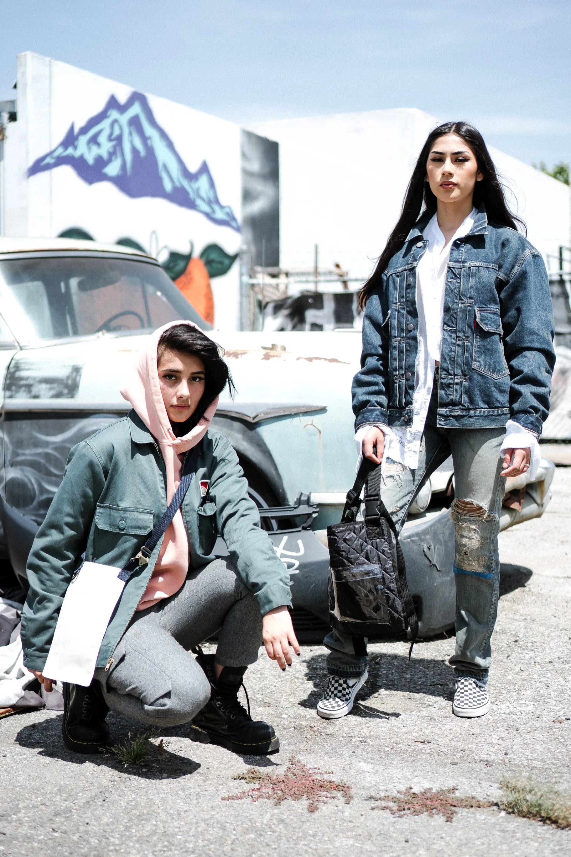 utilitywear_streetwear_utilitygarment_utility_hybriddesign_switchholster_passportwallet_bib_crossbodybag_sidebag_shoulderbag_utilitybag_handbag_editorial_maximalist_fashion_supreme_acnestudio_drmartens_vans_undercoverism_greglauren_eltonlouie_1080.JPG
