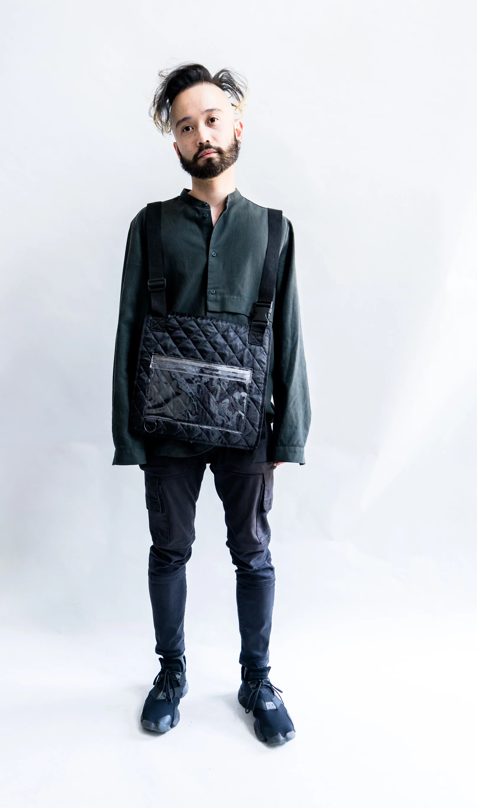 utilitywear_streetwear_techwear_utilitygarment_utility_modular_reversible_covertible_hybriddesign_utilityvest_chestrig_utilitybag_handbag_vb_contemporary_minimalist_deconstructed_editorial_fashion_y3_chromehearts_cos_undercoverism_eltonlouie_1066.JPG