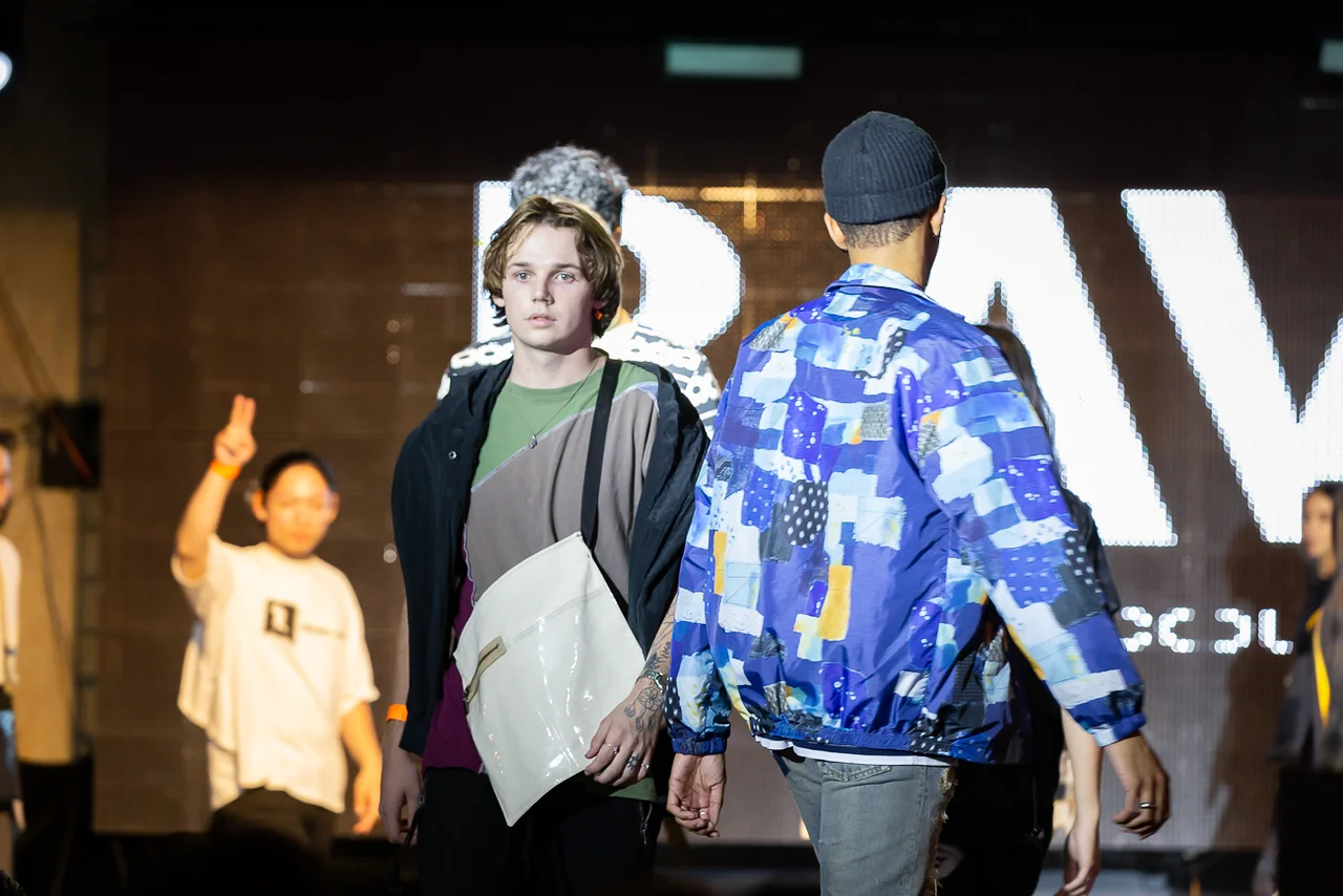 utilitywear_streetwear_utilitygarment_crossbodybag_apron_totebag_shoulderbag_utilitybag_waistbag_satchel_fashion_deconstructed_editorial_runway_fashionshow_avantgarde_needlesrebuild_undercoverism_stoneisland_greglauren_helmutlang_eltonlouie_ab_1303.JPG