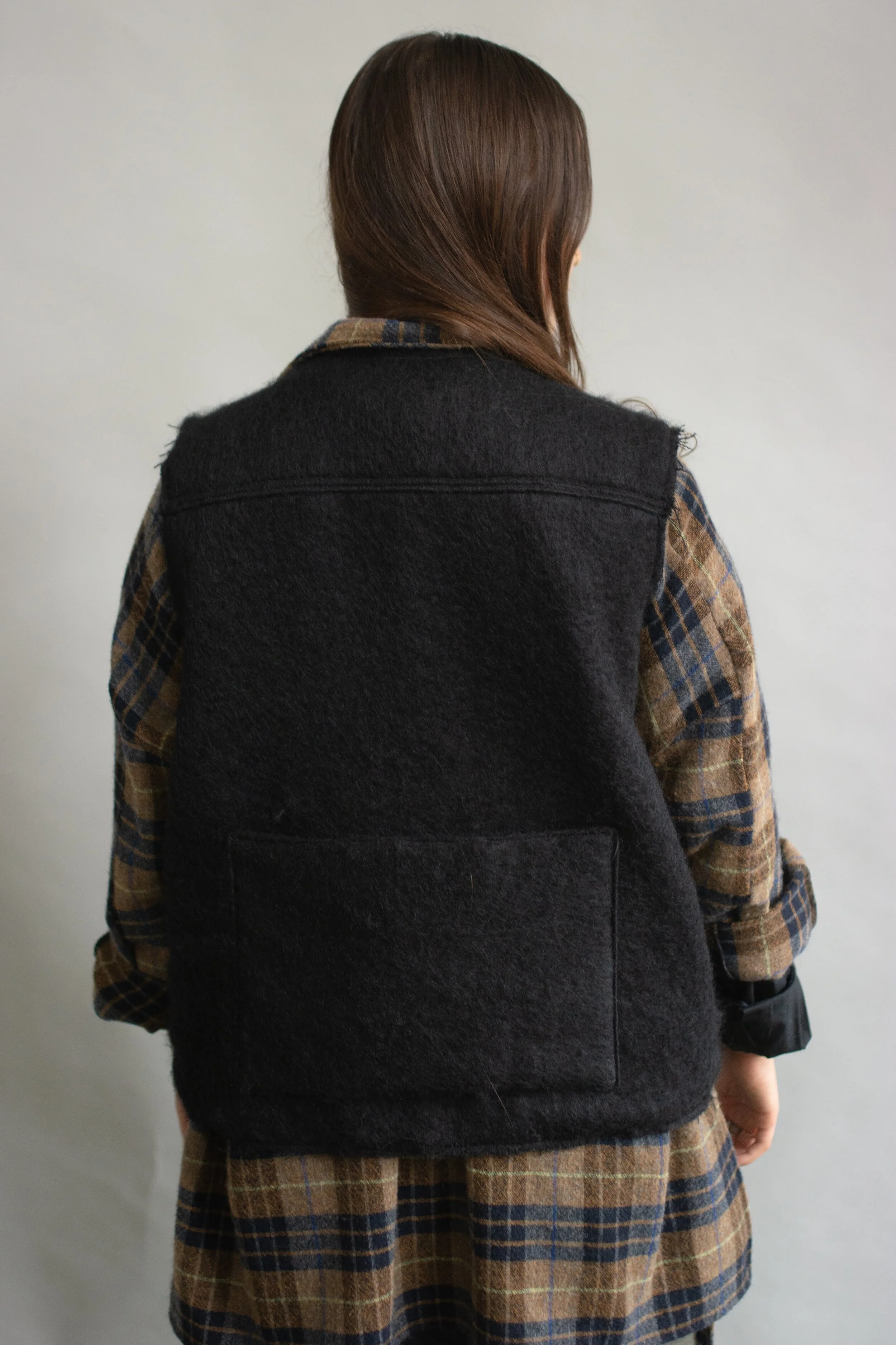utilitywear_streetwear_utilitygarments_utility_adjustable_utilityvest_contemporary_avantgarde_maximalist_deconstructed_cutandsew_luxurymaterials_moderndesigns_madeinus_editorial_fashion_fw19_faithconnexion_eltonlouie_uv_1284.jpg