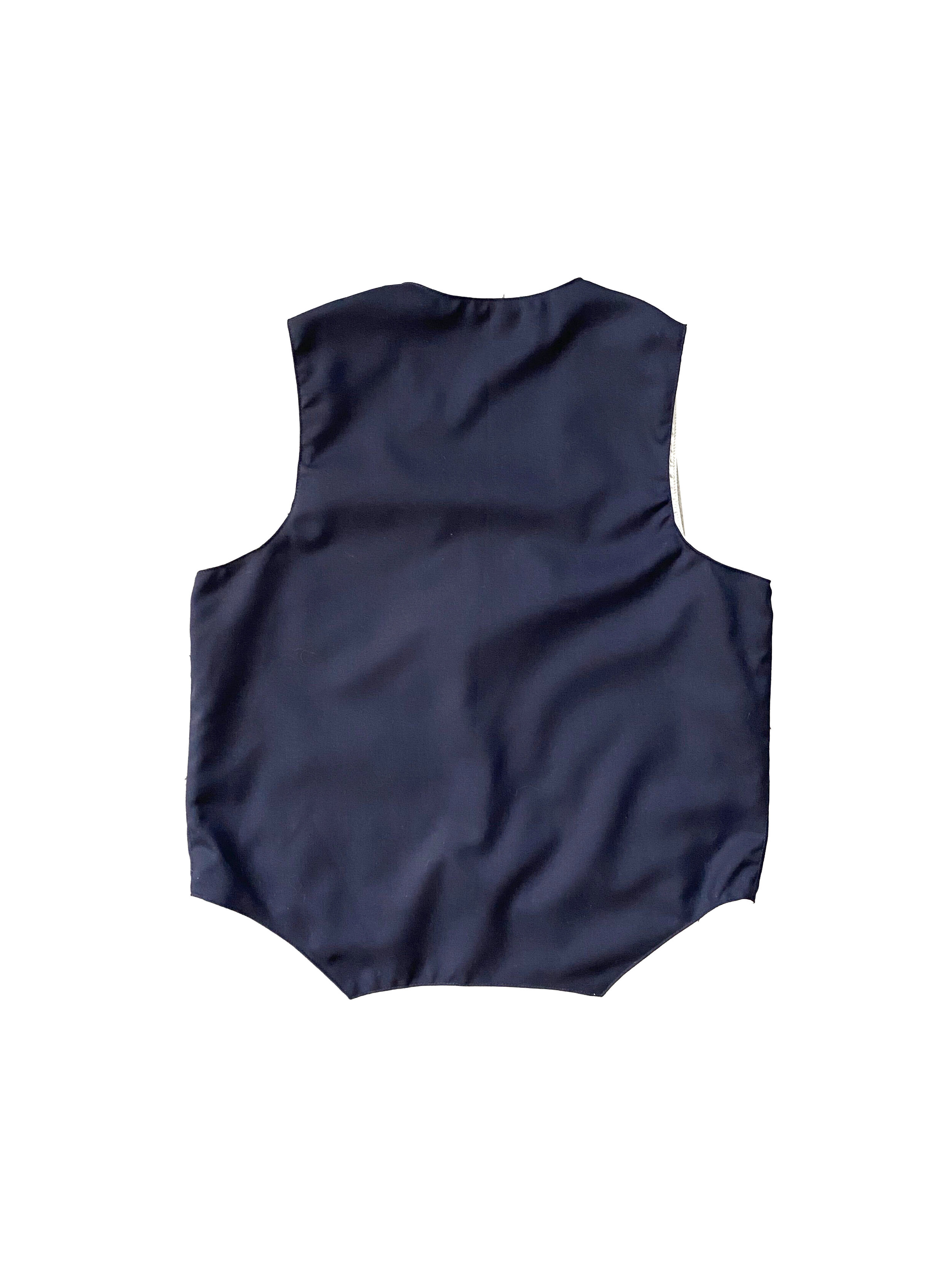 utilitywear_utilitygarments_streetwear_formalwear_designer_reversible_utilityvest_fishingvest_huntingvest_workingvest_cutandsew_gabardine_ripstop_madeinus_editorial_fashion_2ndstreet_fw2021_eltonlouie