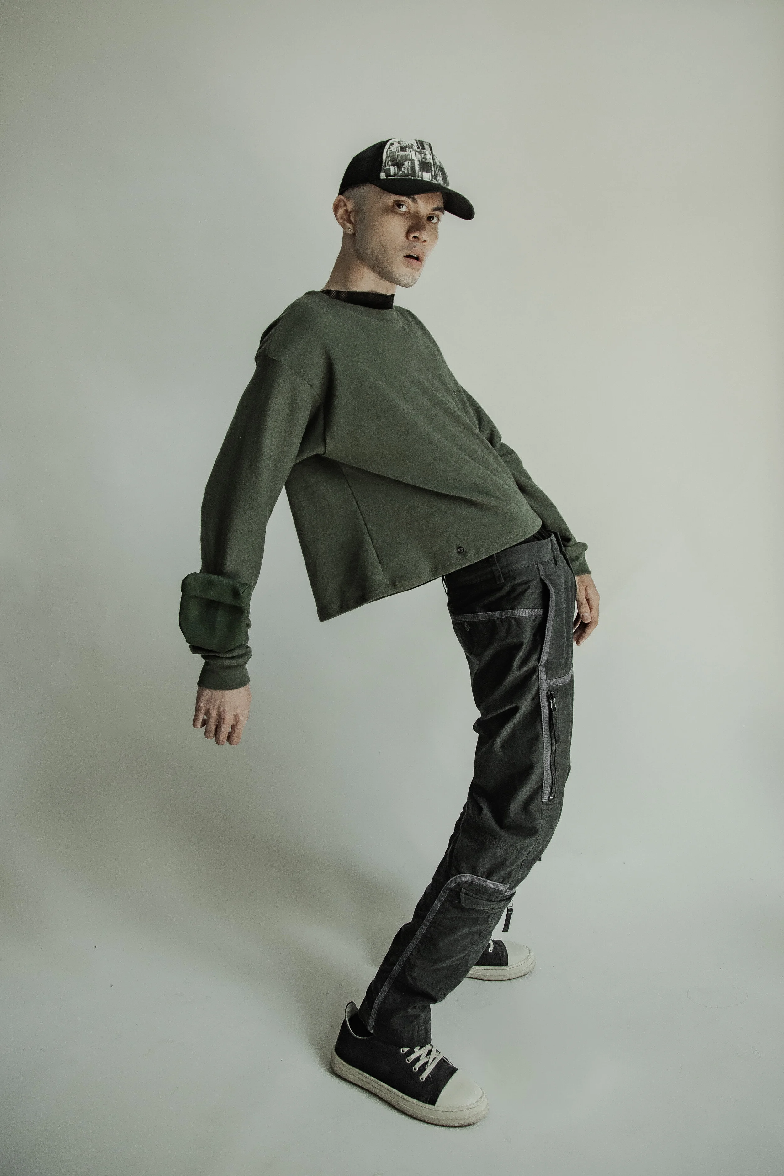 utilitywear_utilitygarments_designer_cutandsew_madeinus_editorial_avantgarde_longsleeve_fw21_fw22_fashion_handmedown_isseymiyake_undercover_rickowens_eltonlouie