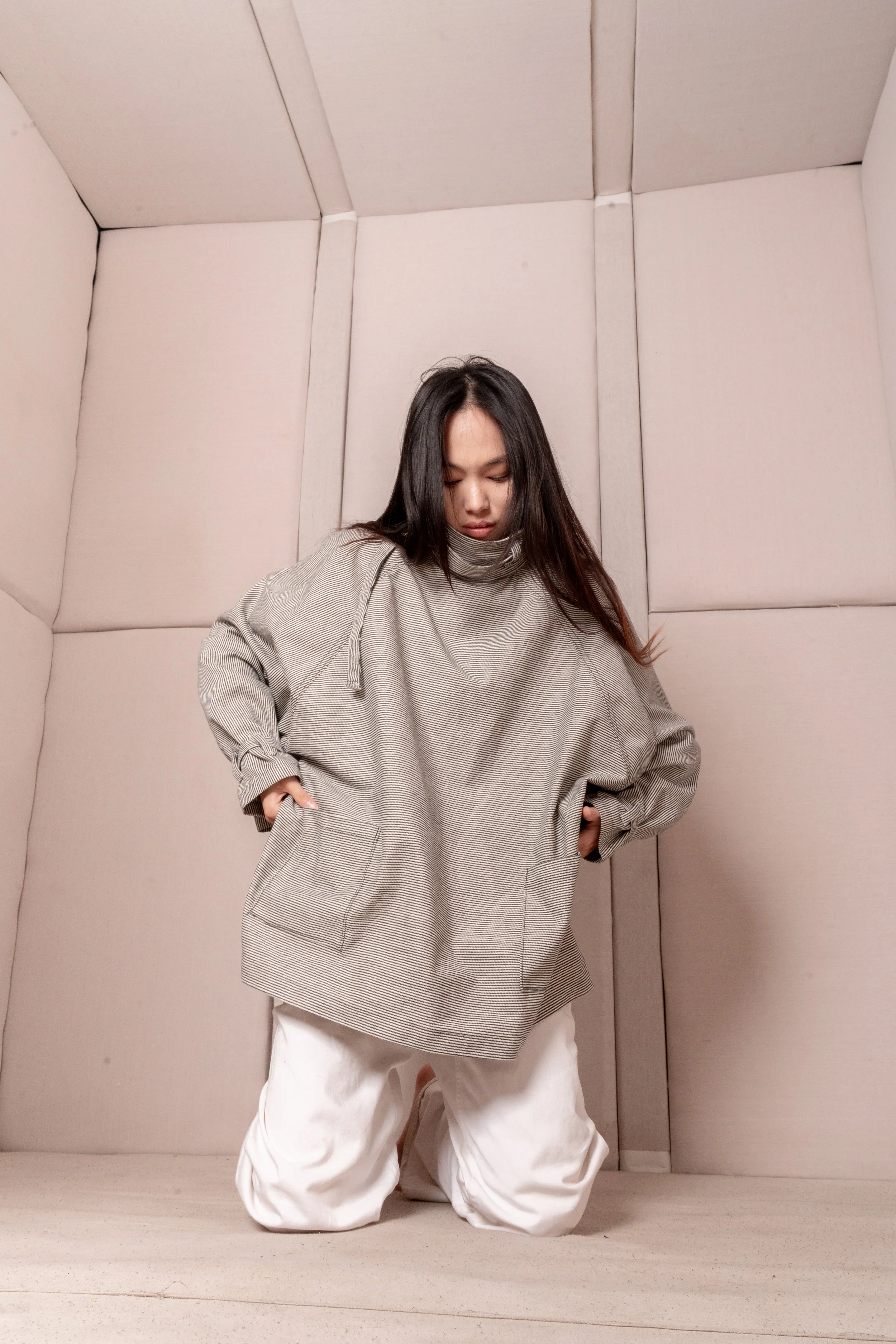 Eltonlouie_ss25_fashion_editorial_straightjacket_bondage_vintage_smock_designer_DSC07161.jpg