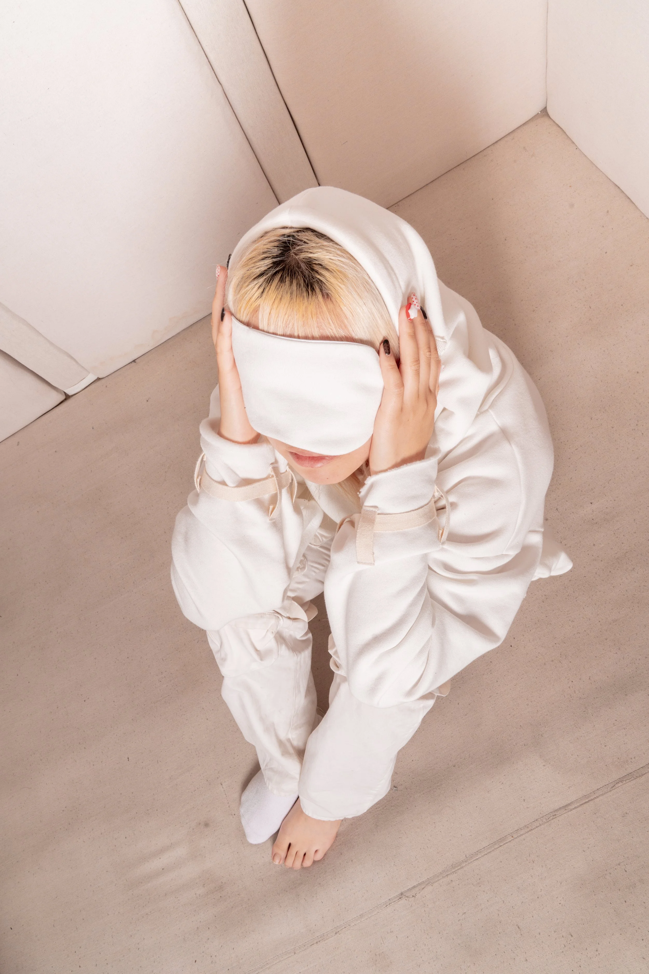 Eltonlouie_ss25_fashion_editorial_sleep_hoodie_helmutlang_archive_designer_DSC06682.jpg