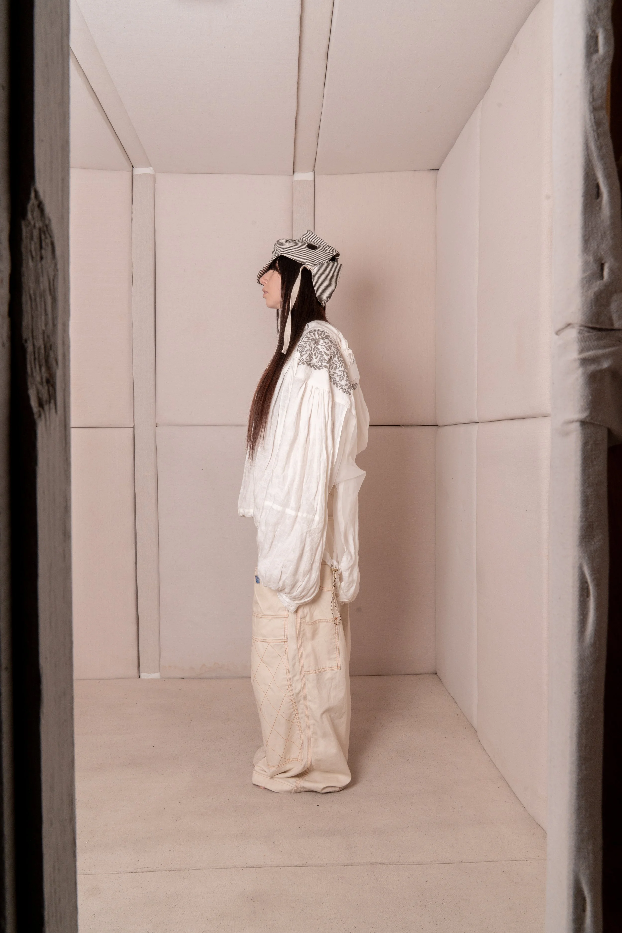 Eltonlouie_ss25_fashion_editorial_sleep_hoodie_americana_kapital_designer_DSC07074.jpg