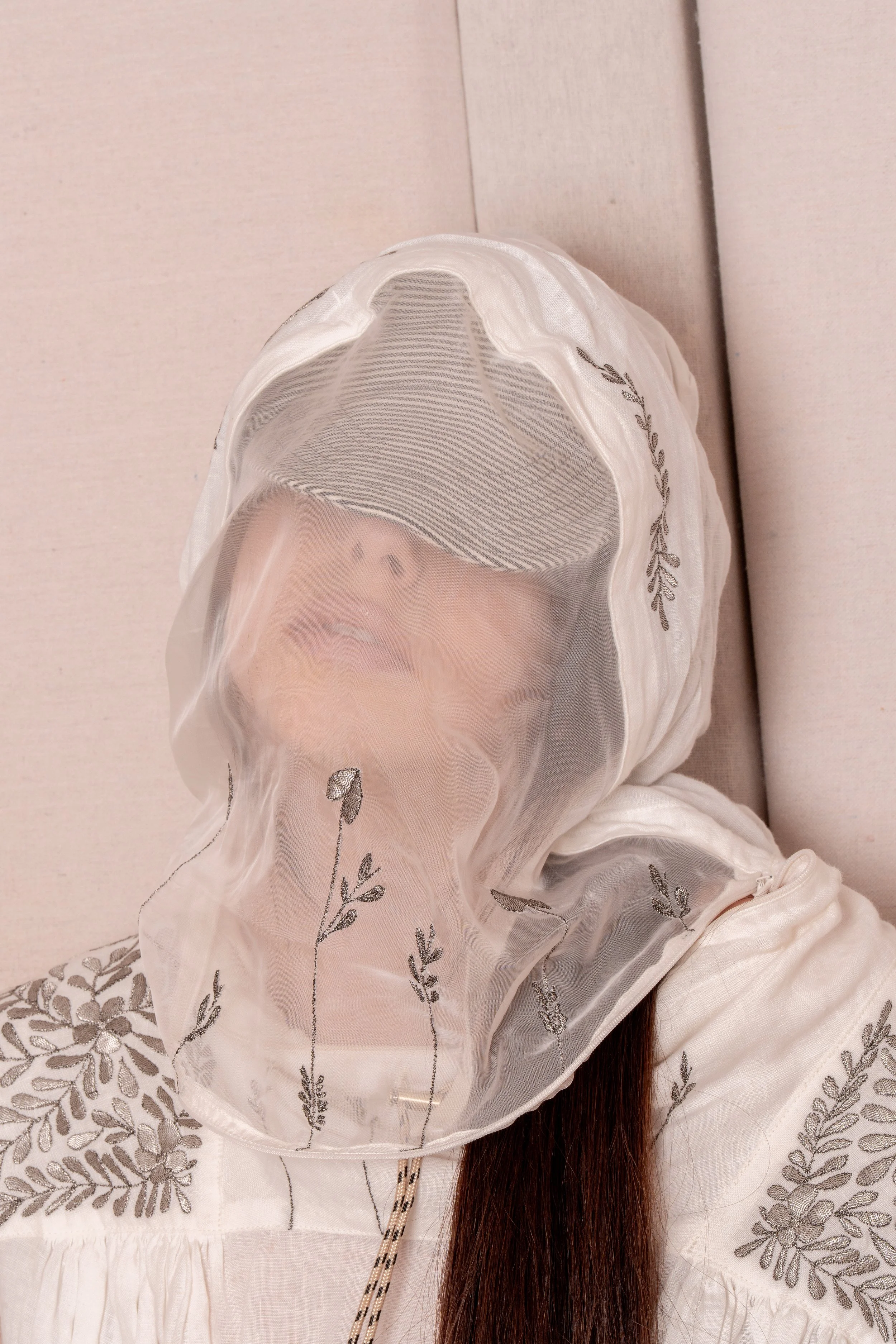 Eltonlouie_ss25_fashion_editorial_sleep_hoodie_americana_kapital_designer_DSC06908.jpg