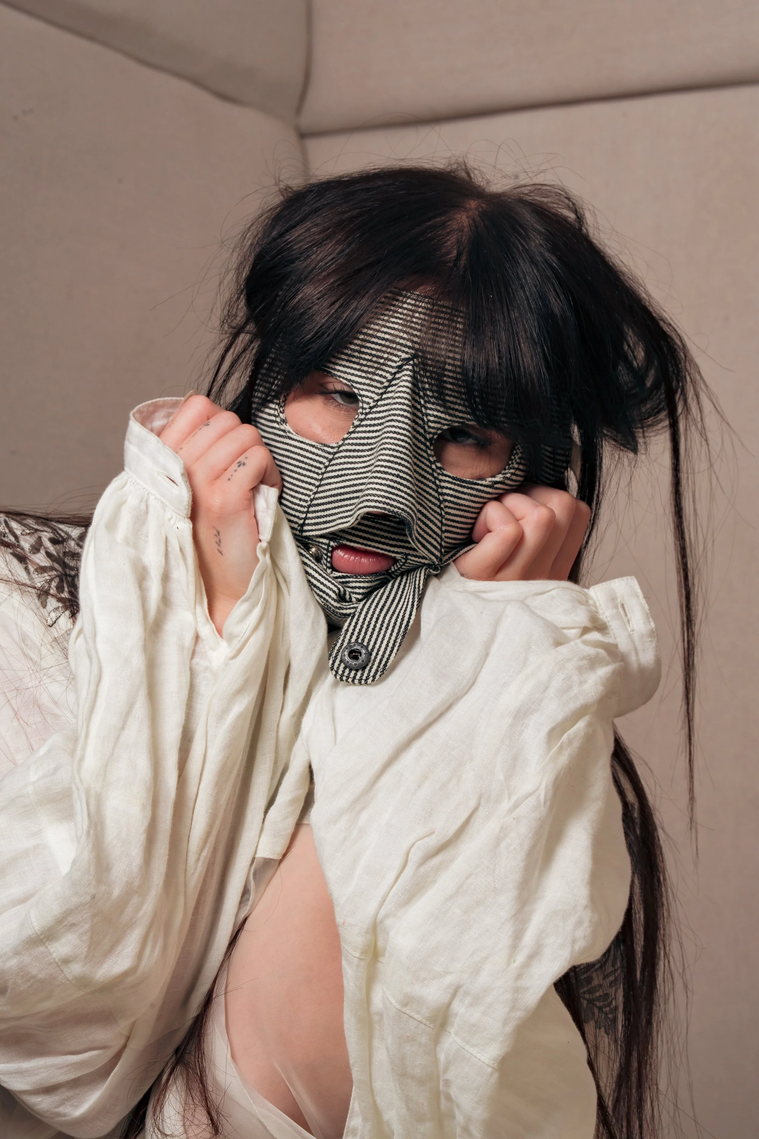 Eltonlouie_ss25_fashion_editorial_sleep_hoodie_americana_kapital_designer_DSC06973.jpg