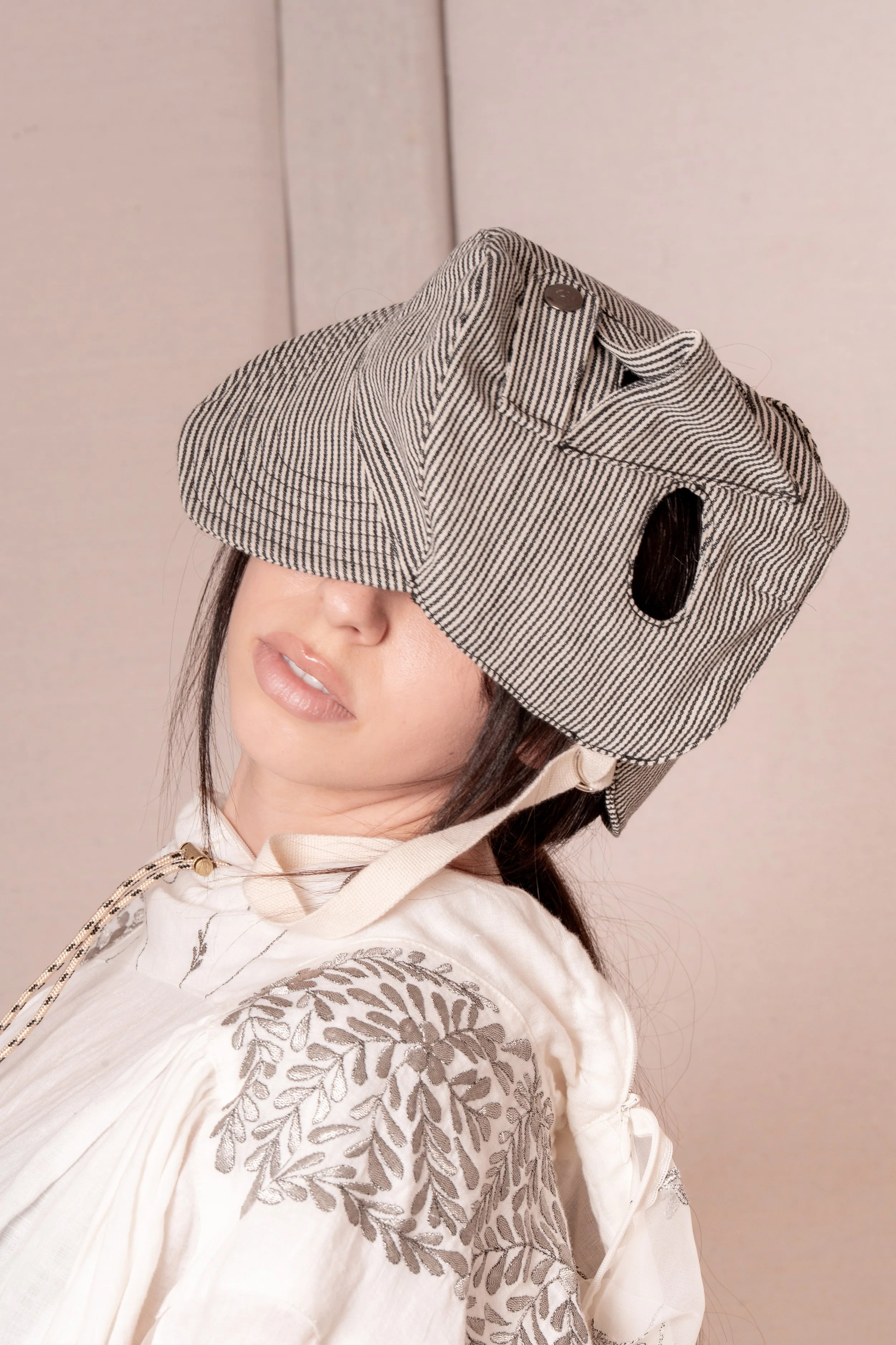 Eltonlouie_ss25_fashion_editorial_sleep_hoodie_americana_kapital_designer_DSC06875.jpg