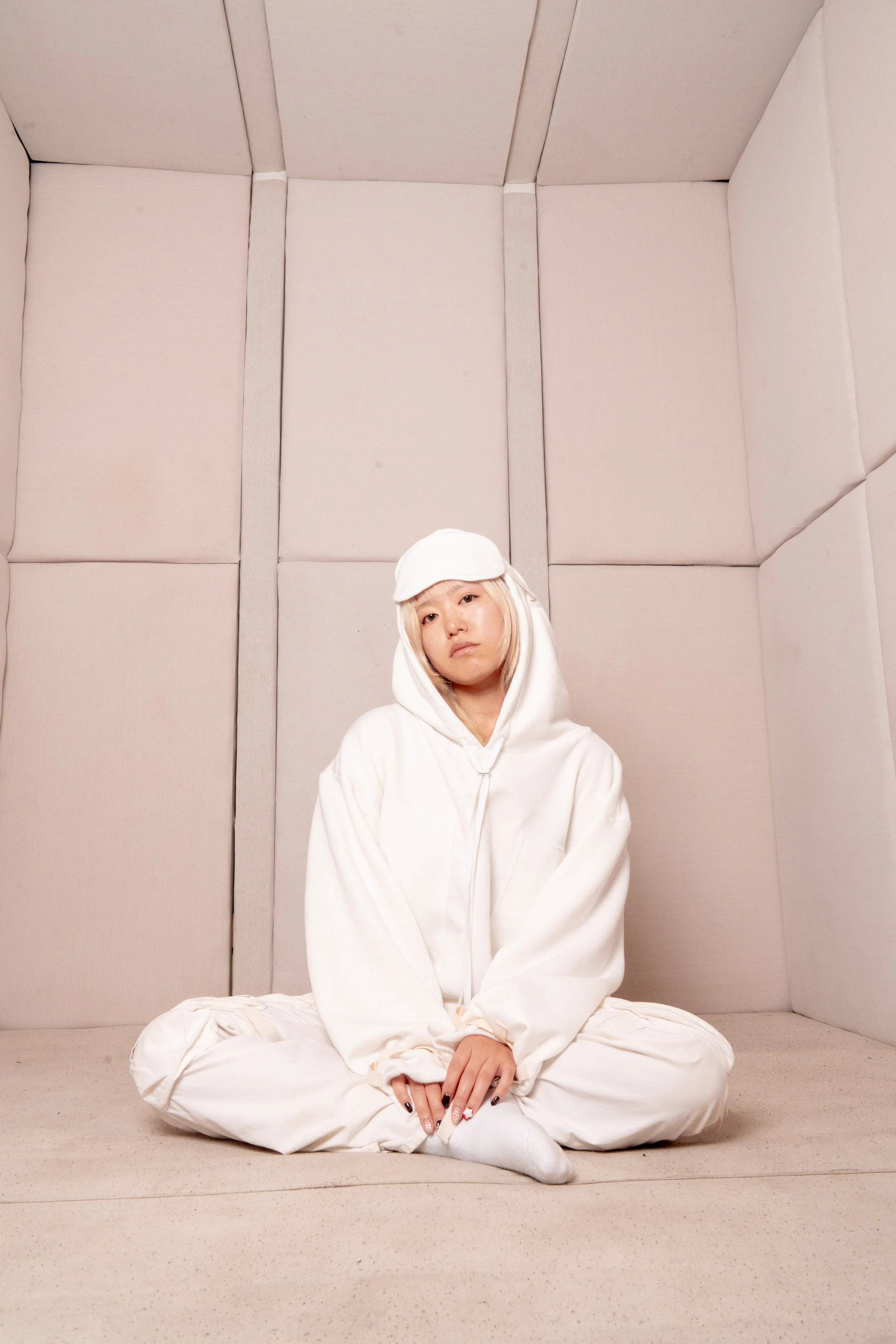 Eltonlouie_ss25_fashion_editorial_sleep_hoodie_helmutlang_archive_designer_DSC06701.jpg