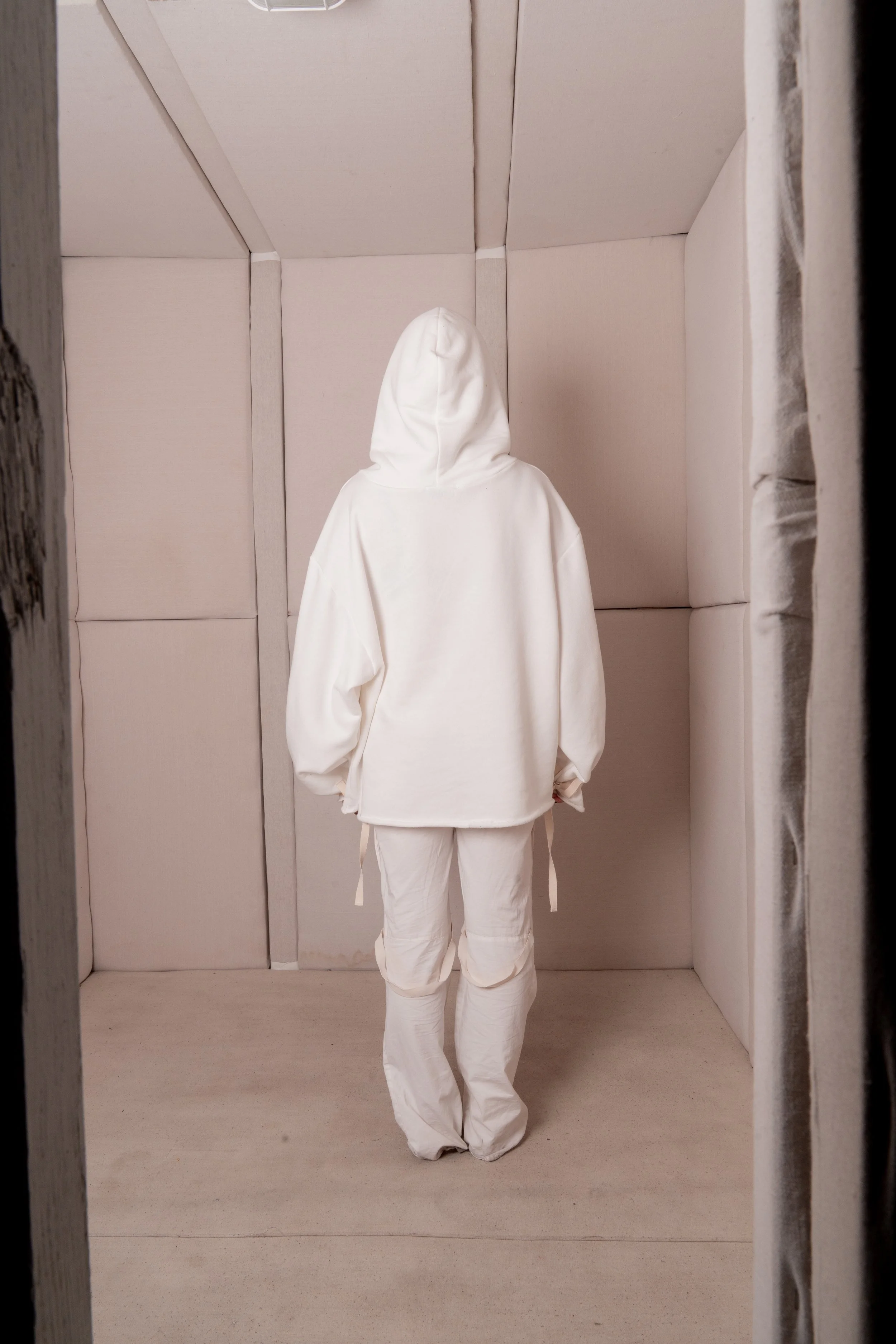 Eltonlouie_ss25_fashion_editorial_sleep_hoodie_helmutlang_archive_designer_DSC06767.jpg