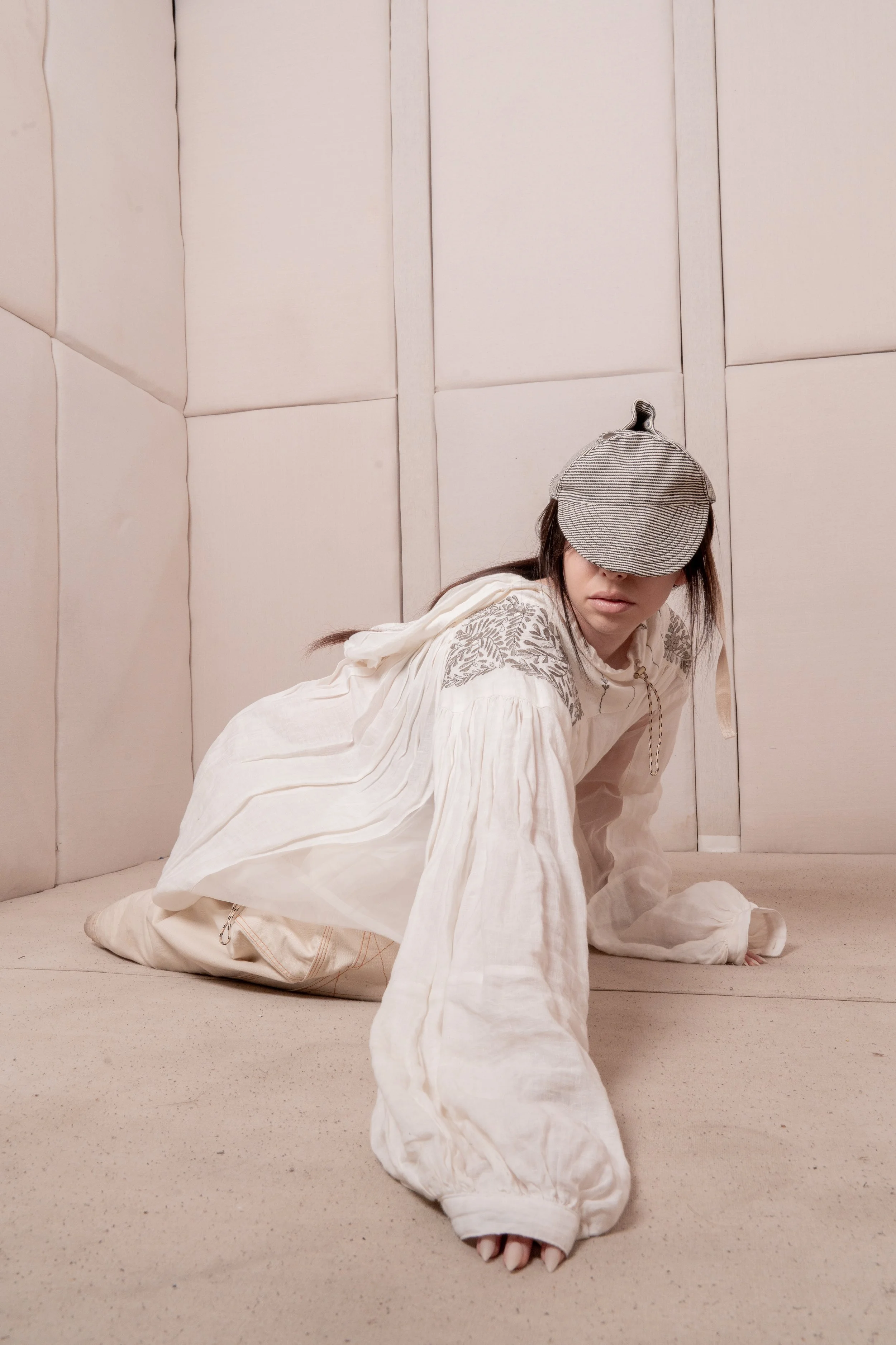 Eltonlouie_ss25_fashion_editorial_sleep_hoodie_americana_kapital_designer_DSC06804.jpg
