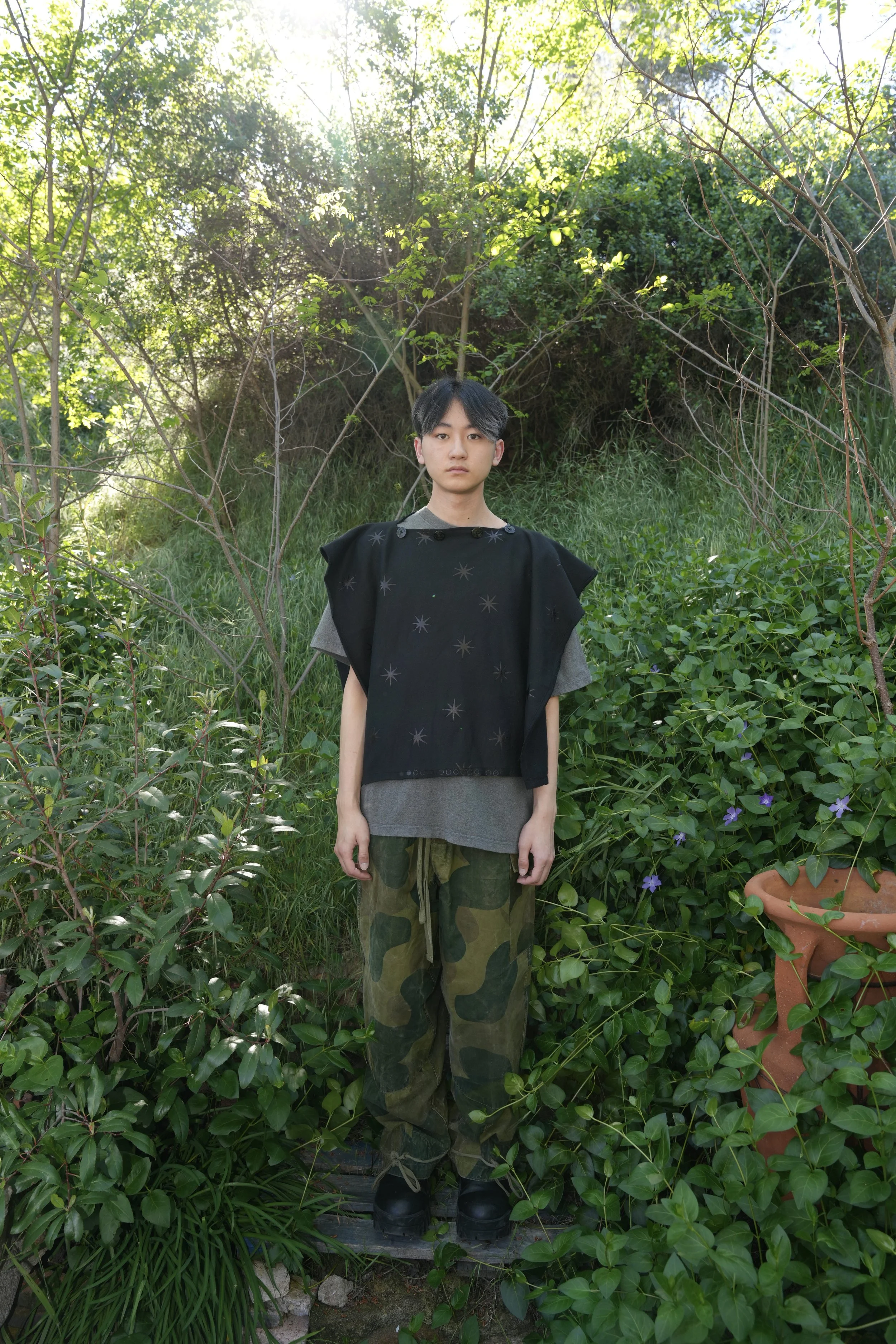 archive_undercover_vintage_military_surplus_americana_elton_louie_balenciaga_jinbaori_poncho_smock_pullover_maximalist_fashion_editorial_lookbook