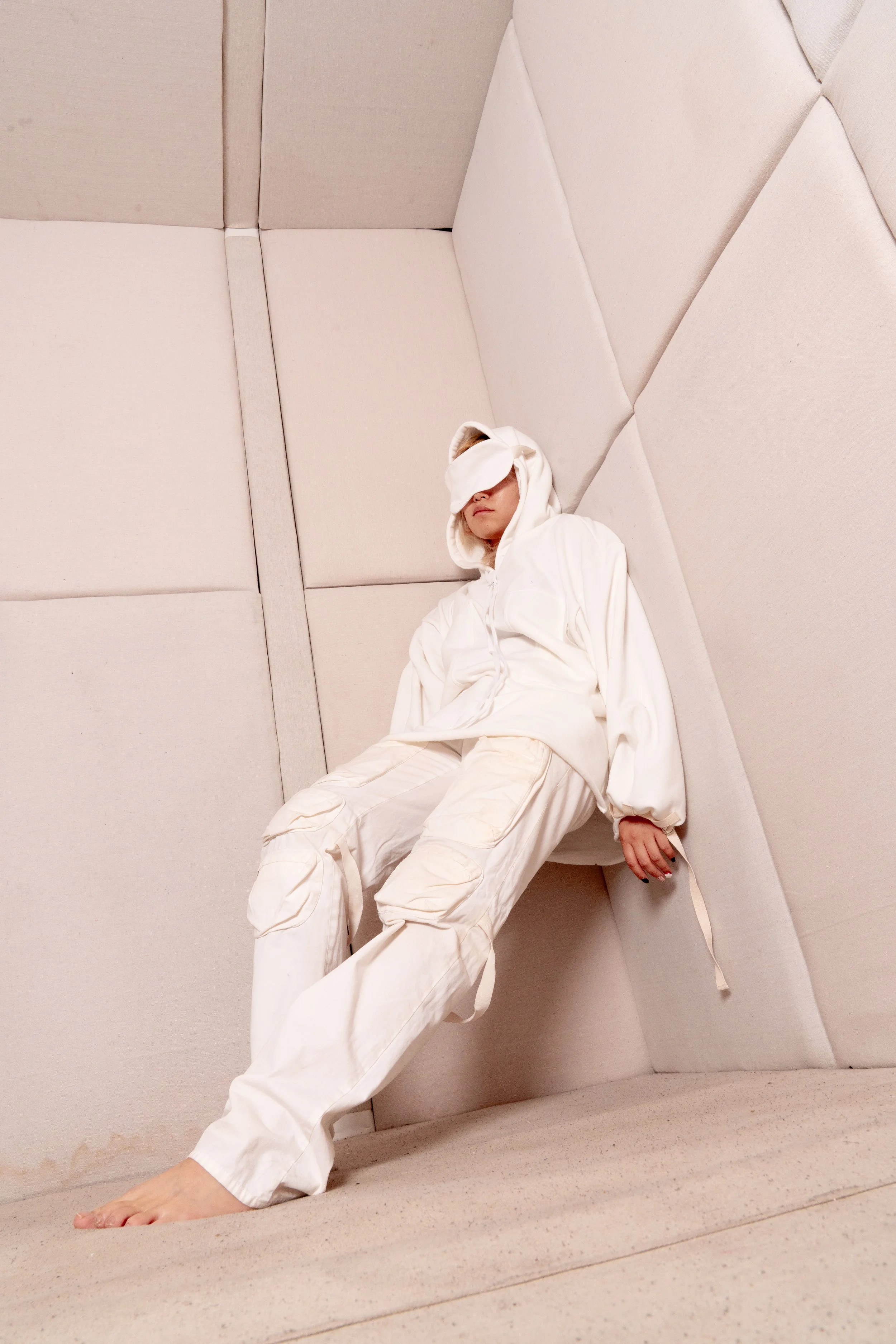 Eltonlouie_ss25_fashion_editorial_sleep_hoodie_helmutlang_archive_designer_DSC06667.jpg