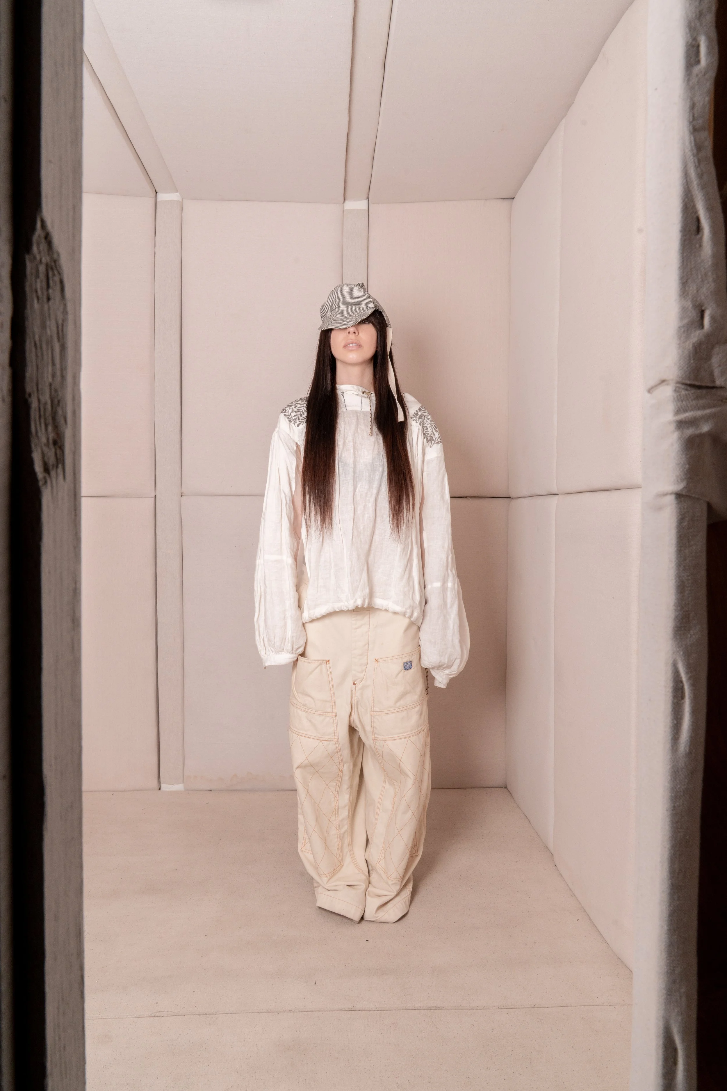 Eltonlouie_ss25_fashion_editorial_sleep_hoodie_americana_kapital_designer_DSC07067.jpg