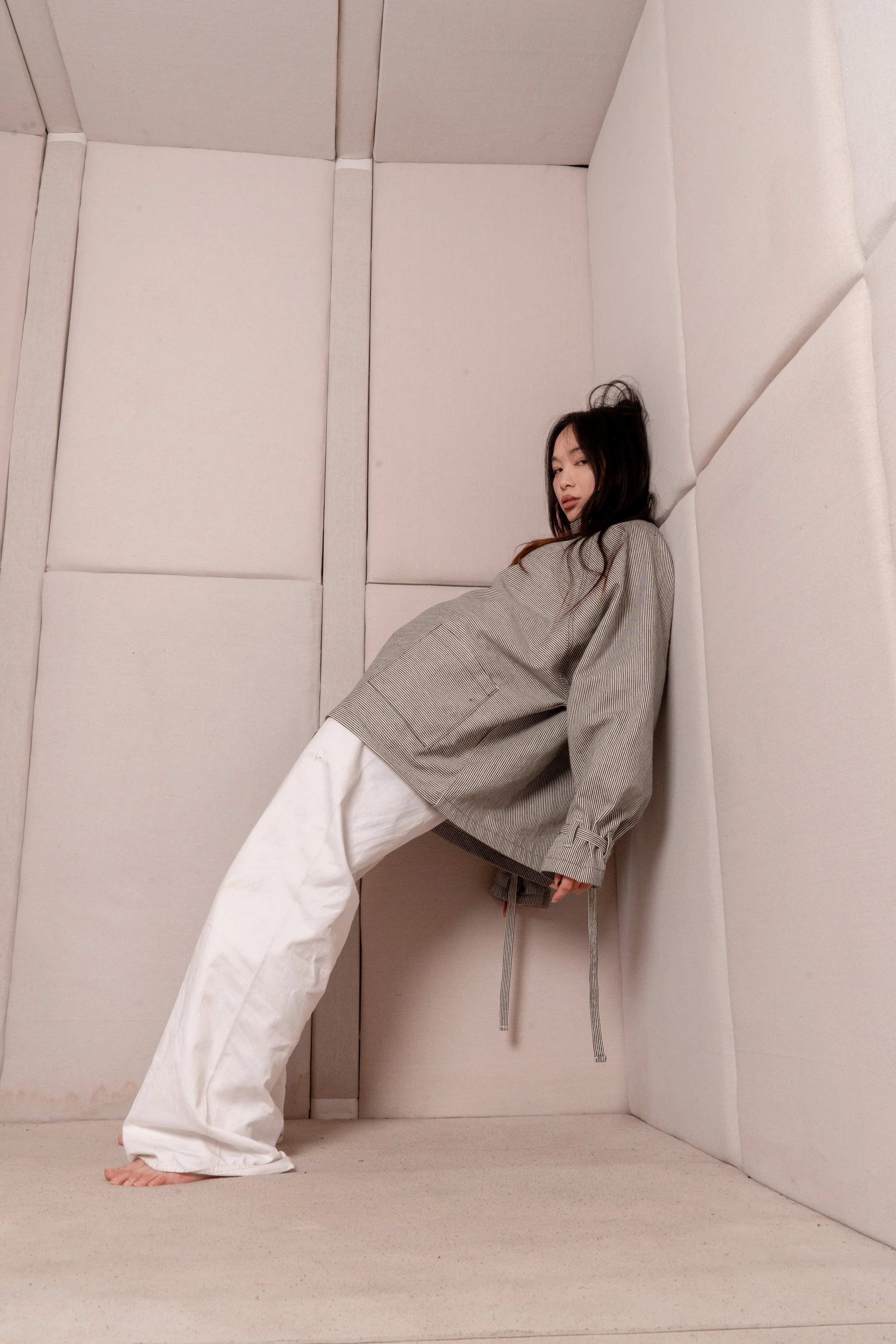 Eltonlouie_ss25_fashion_editorial_straightjacket_bondage_vintage_smock_designer_DSC07186.jpg