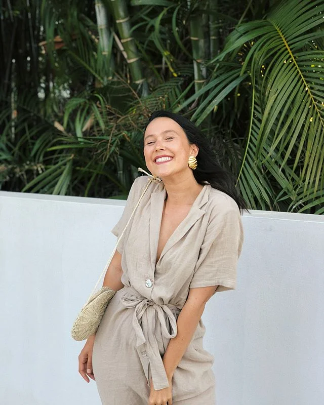 Oh yes it&rsquo;s ladies&rsquo; night, and the feeling&rsquo;s right 🙌🏼🙌🏼 (p.s @thebeachpeople bag on shoulder or waist?)