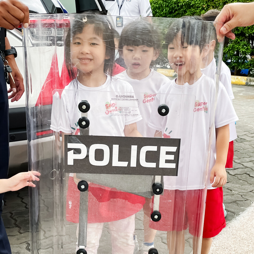 Our little SuperGenius had a blast at the community outreach event organised by the Bedok Neighbourhood Police Centre on 10 Jul 2023! A warm ❤️Thank You❤️ to our officers at @bedokpolicedivision for giving our children a firsthand experience policing