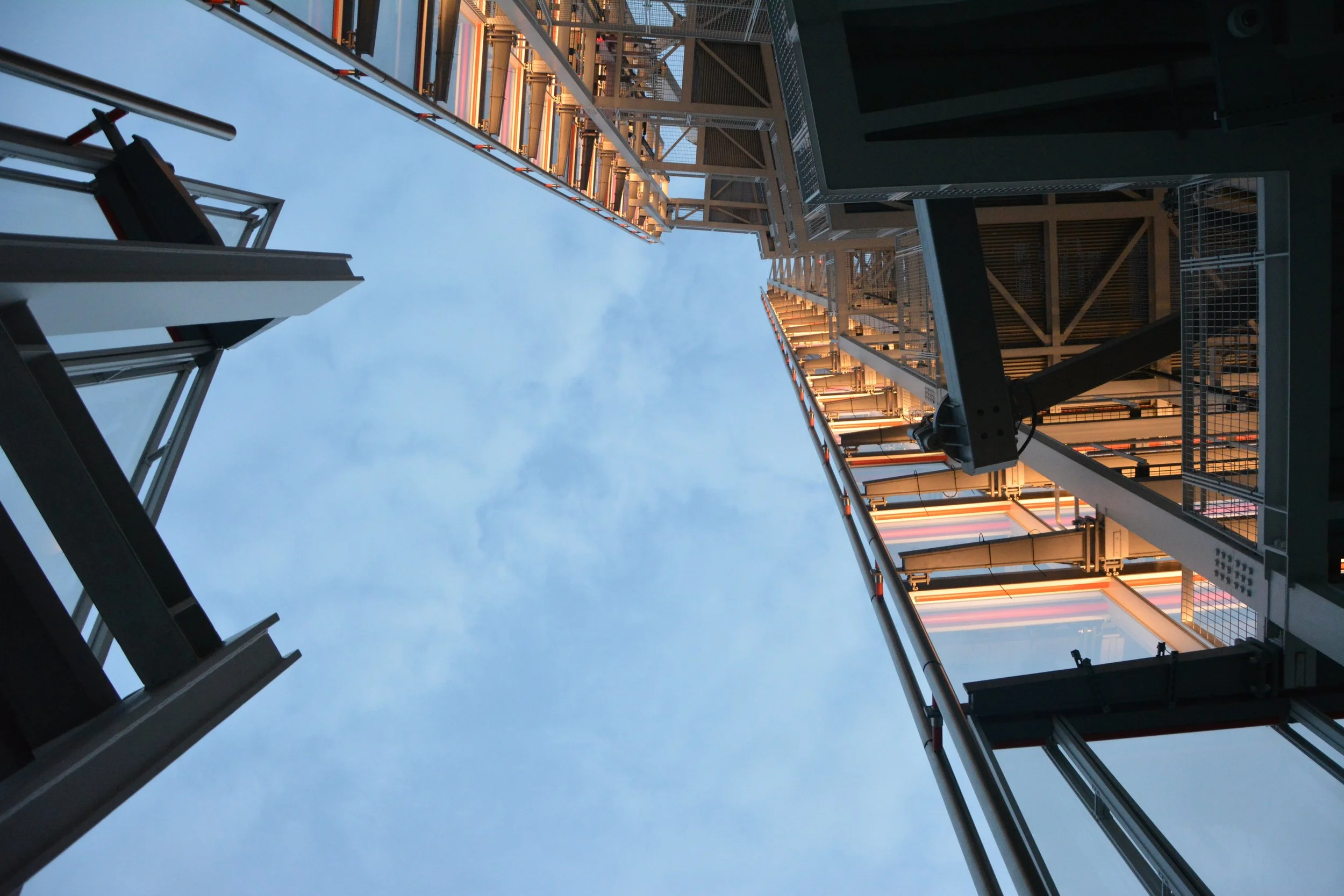 architecture-building-construction-220885.jpg