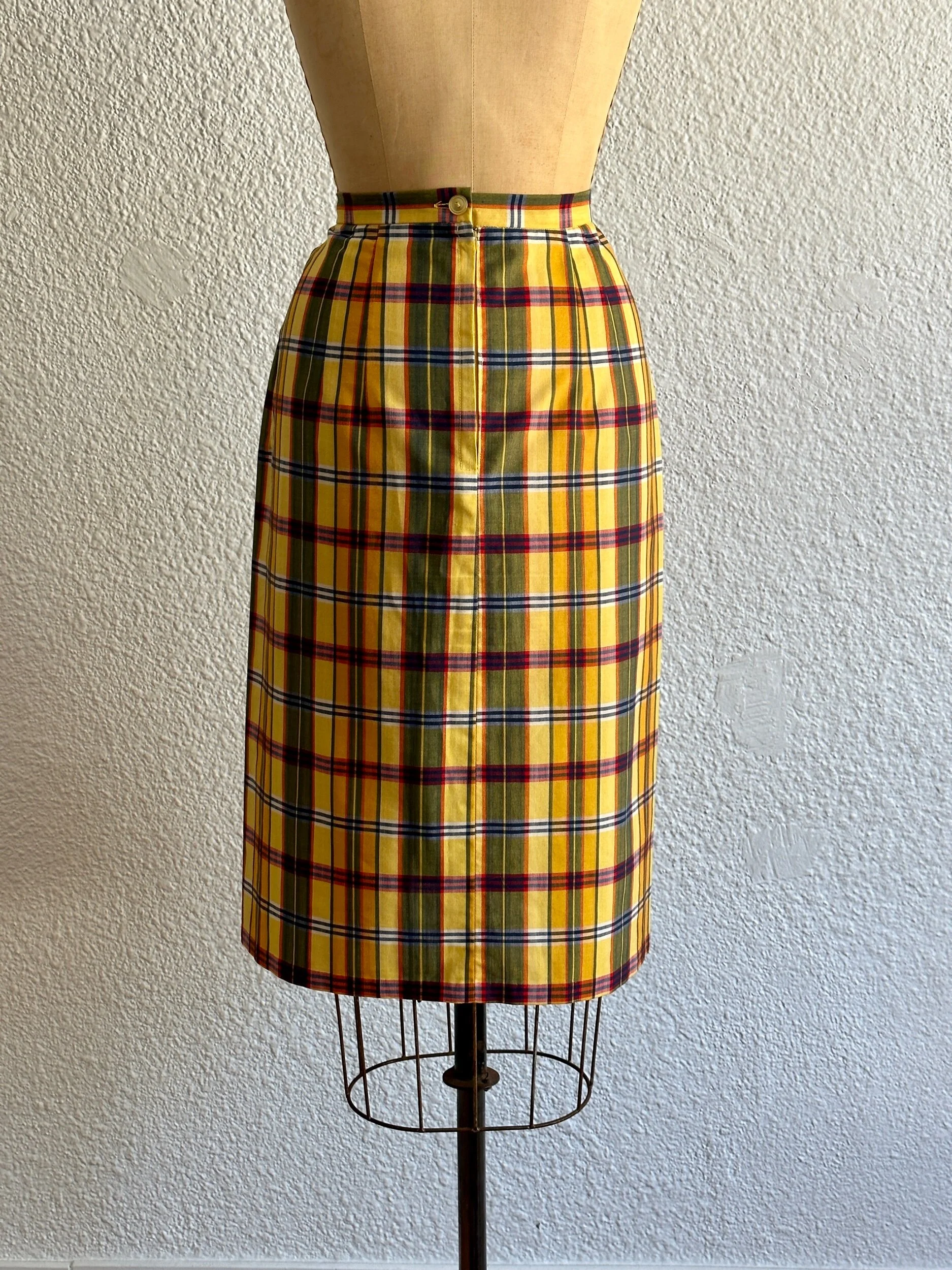 F7B076A9-500A-4F1E-A3DD-DA0029692594