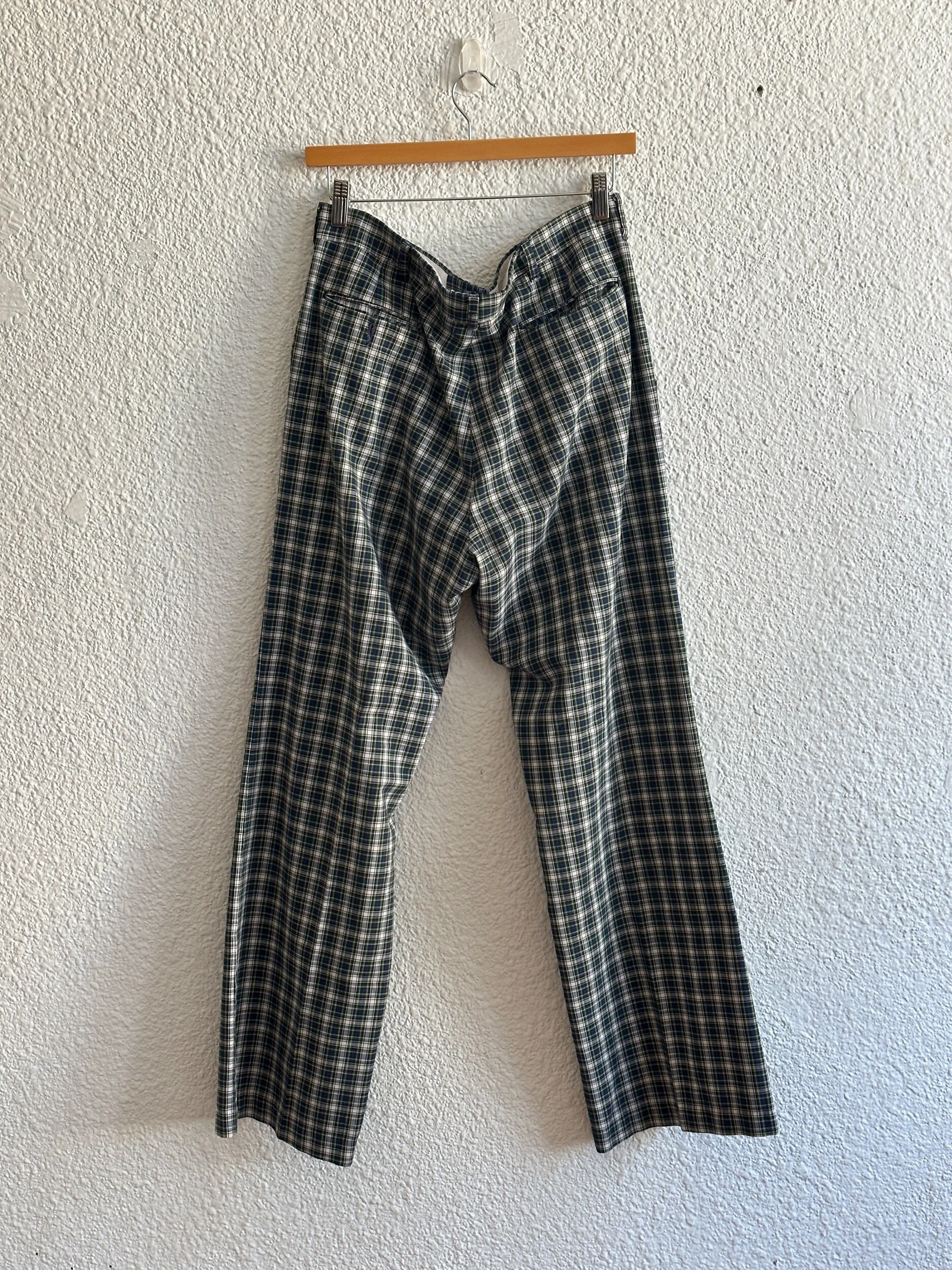 10F9350B-A9F6-4A9E-B7F1-FE0A2DB48EBC