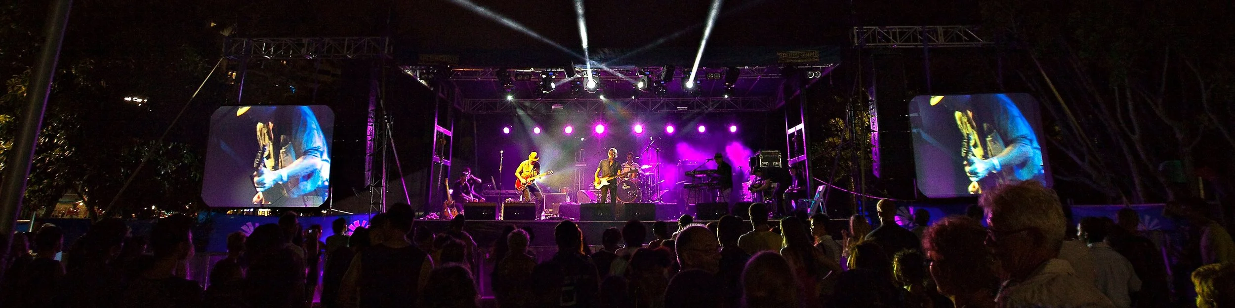 New Years Eve main stage Cairns Esplanade, QLD 2013/14 - with Eddie Skiba & the Durand Line