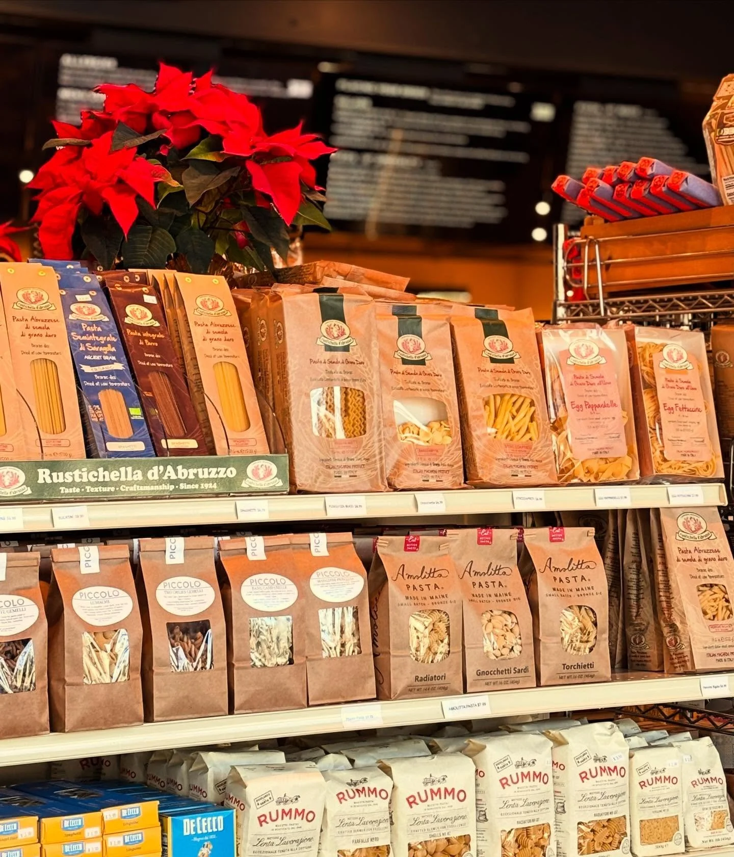 Happy Friday everyone! We hope you had a restful, festive Christmas with loved ones and of course good food. ❄️

Got yummy holiday leftovers, but need to spruce them up with something fresh for next-day? Swing by for fresh basil, tomatoes, leeks, bro