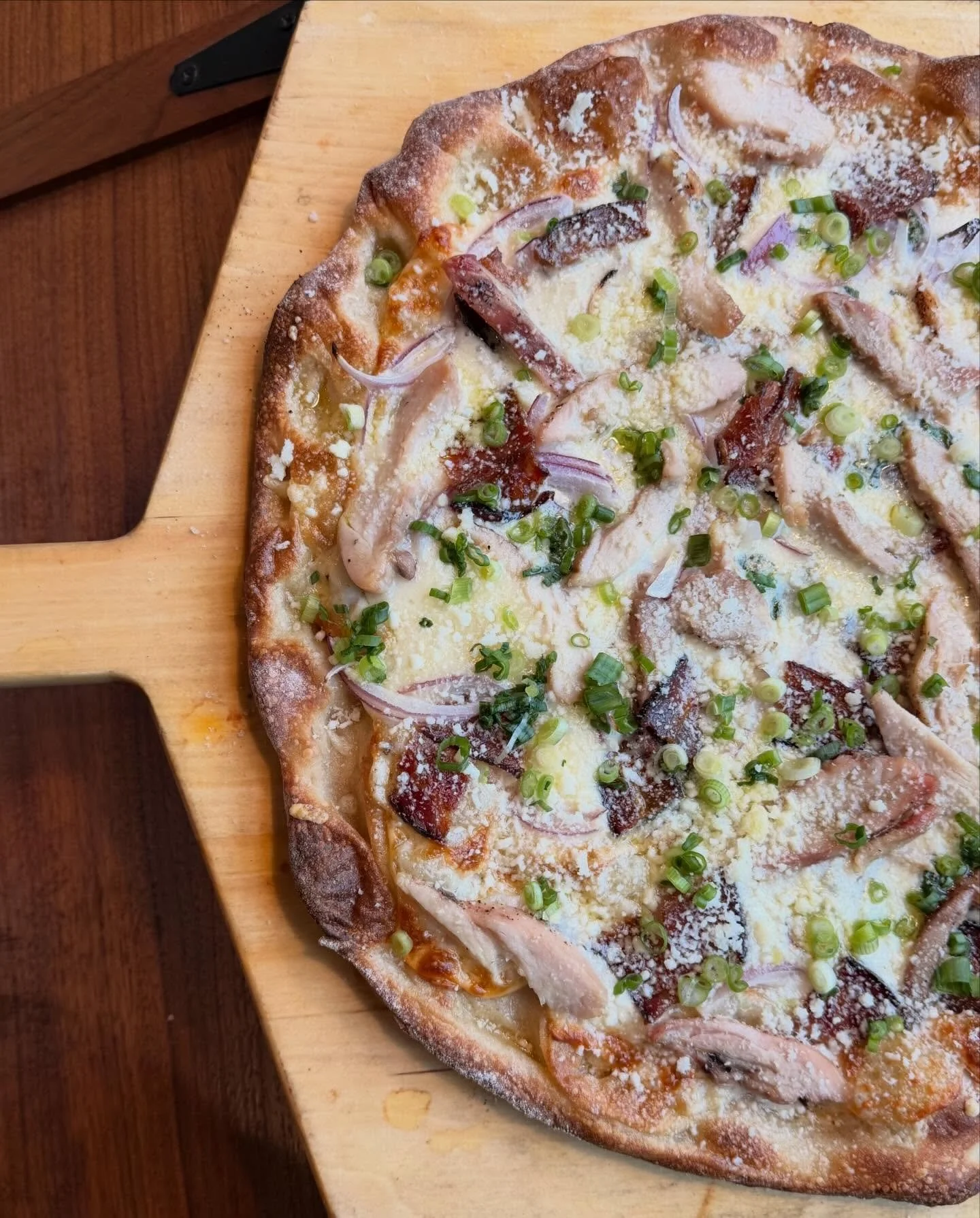 Happy Saturday friends!! 🌞❄️ Did you know you can modify our specialty pies? Montes&rsquo; QUATTRO FORMAGGI PIZZA is an excellent canvas for creative toppings! Your imagination is the limit! 

Made with Smoked Mozzarella, Fontal, Gorgonzola, Grana a