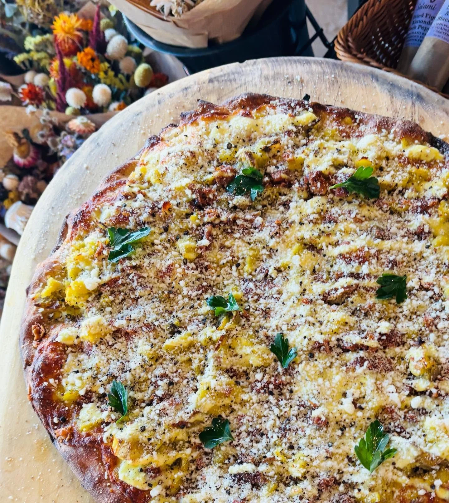 Happy National Pizza Day friends!! 💚🤍❤️

It&rsquo;s always that kinda day here at Monte&rsquo;s&hellip; but today it&rsquo;s extra special!

Above is our beautiful CARBONARA PIE loaded with golden potato, egg cream, pecorino, guanciale, fresh crack