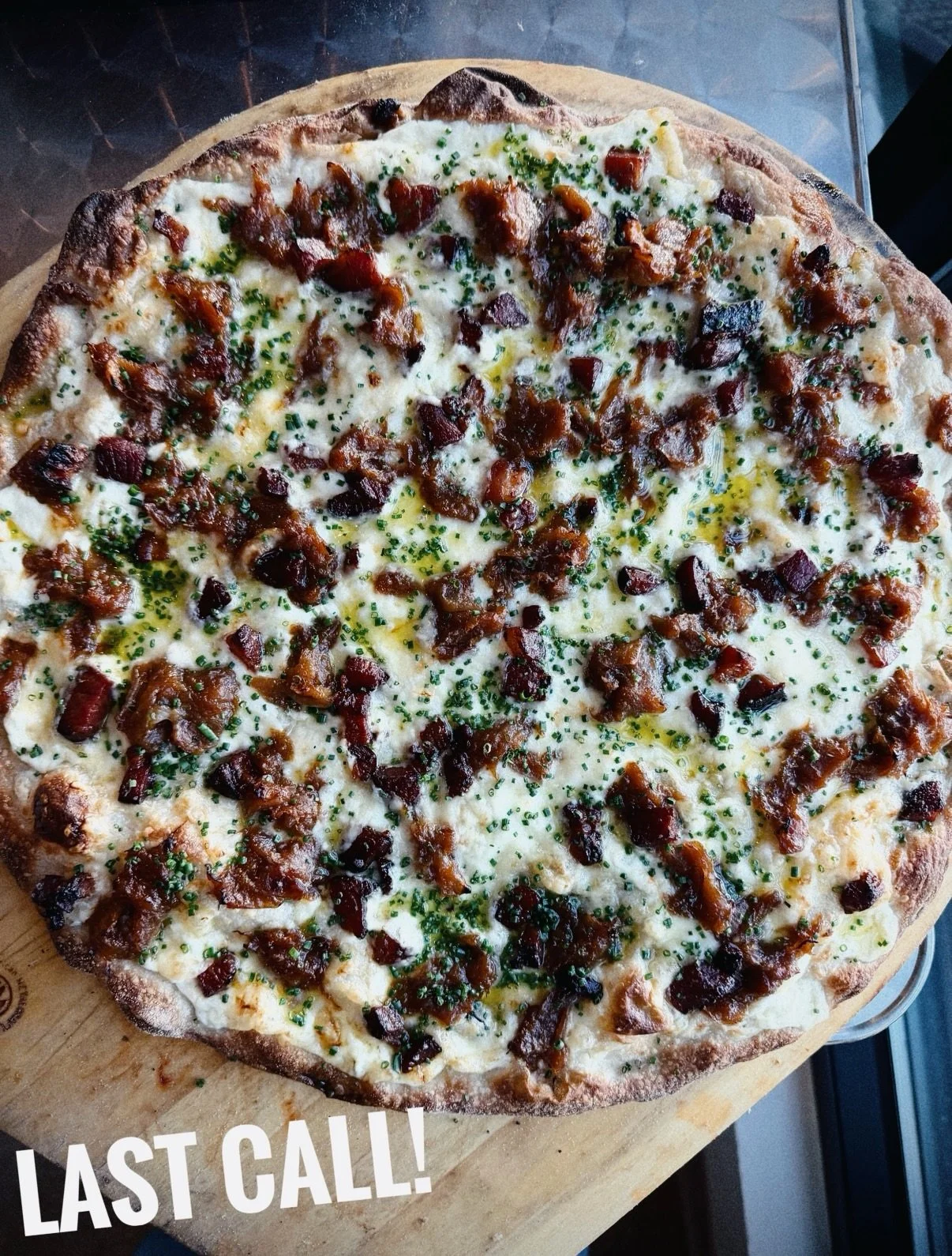 LAST CALL 
for two Winter Pizza Menu favorites, BACON &amp; ONION and BBQ SWEET POTATO!  Tonight is the last night for both, but we&rsquo;ve got two great new pies coming your way tomorrow - stay tuned! 🍕❤️

#pizza #pinsa #bakery #market #portlandma