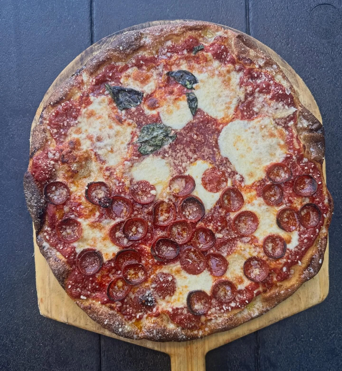 It&rsquo;s pizza time! How about a half pepperoni and half cheese? Yum 😃

OPEN TILL 8
PHONE ORDERS: 207-613-9873
DELIVERY: @2dinein

#eatlocal #italianmarket #portlandmaine #local #portlandmainefood