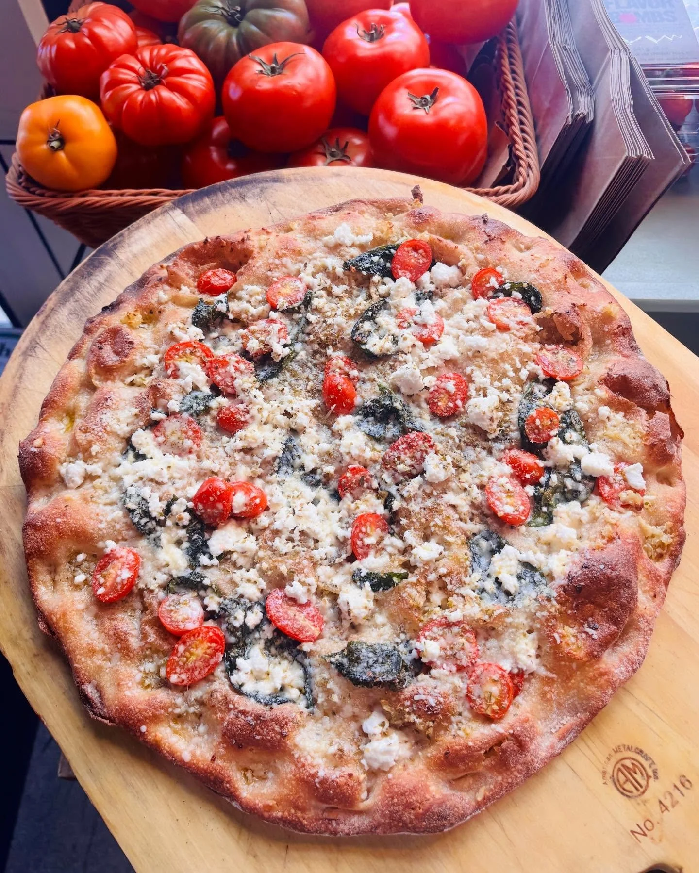 Happy Saturday dear friends of Monte&rsquo;s Fine Foods! 

Today we have a simple, super flavorful pie for
you - always on our menu throughout the seasons.

Have you tried our GARLIC PINSA? Made with the perfect amount of fresh garlic, pecorino, oreg