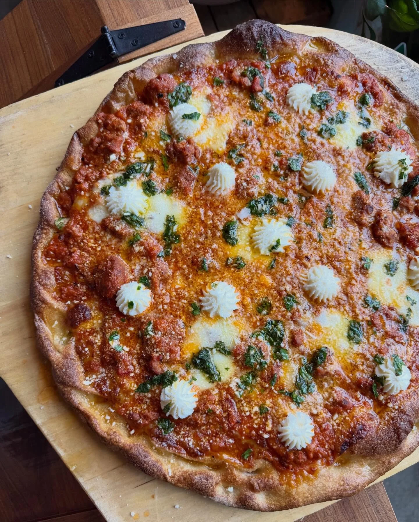 NEW SPECIAL!! 🍕The Pork Bolognese Pizza features a house-made Pork Sausage Bolognese, Provolone, and Mozzarella, and is finished with Ricotta dollops and homemade Gremolata! 

This pie will be sticking around through this weekend, come try it out!! 