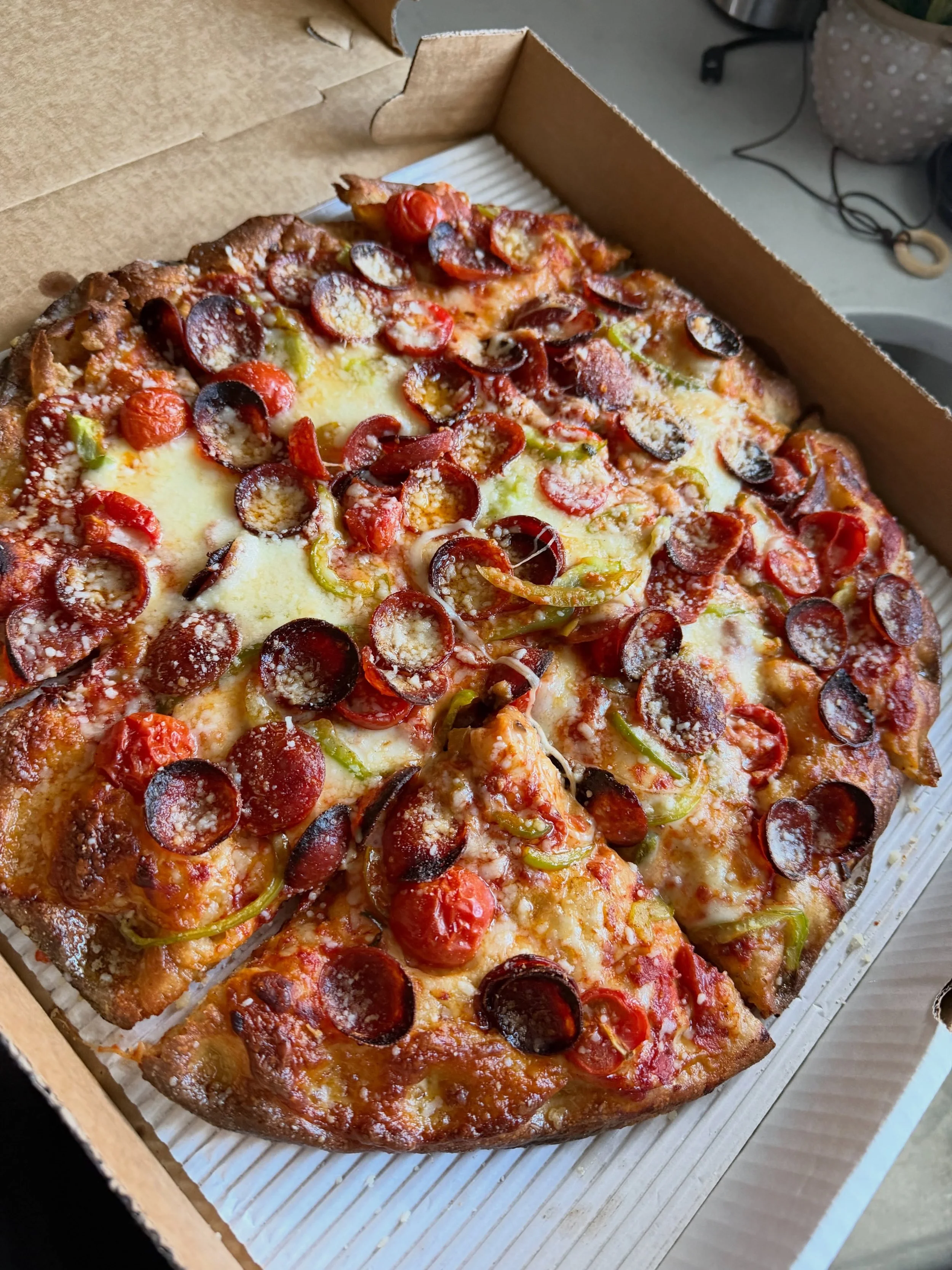 &ldquo;PEPPERONI PIZZA 
with a little cherry tomato and green pepper - it was absolutely delicious!&rdquo; 

#pizza #bakery #market #mainepizza #pinsa 
@montesfinefoods
