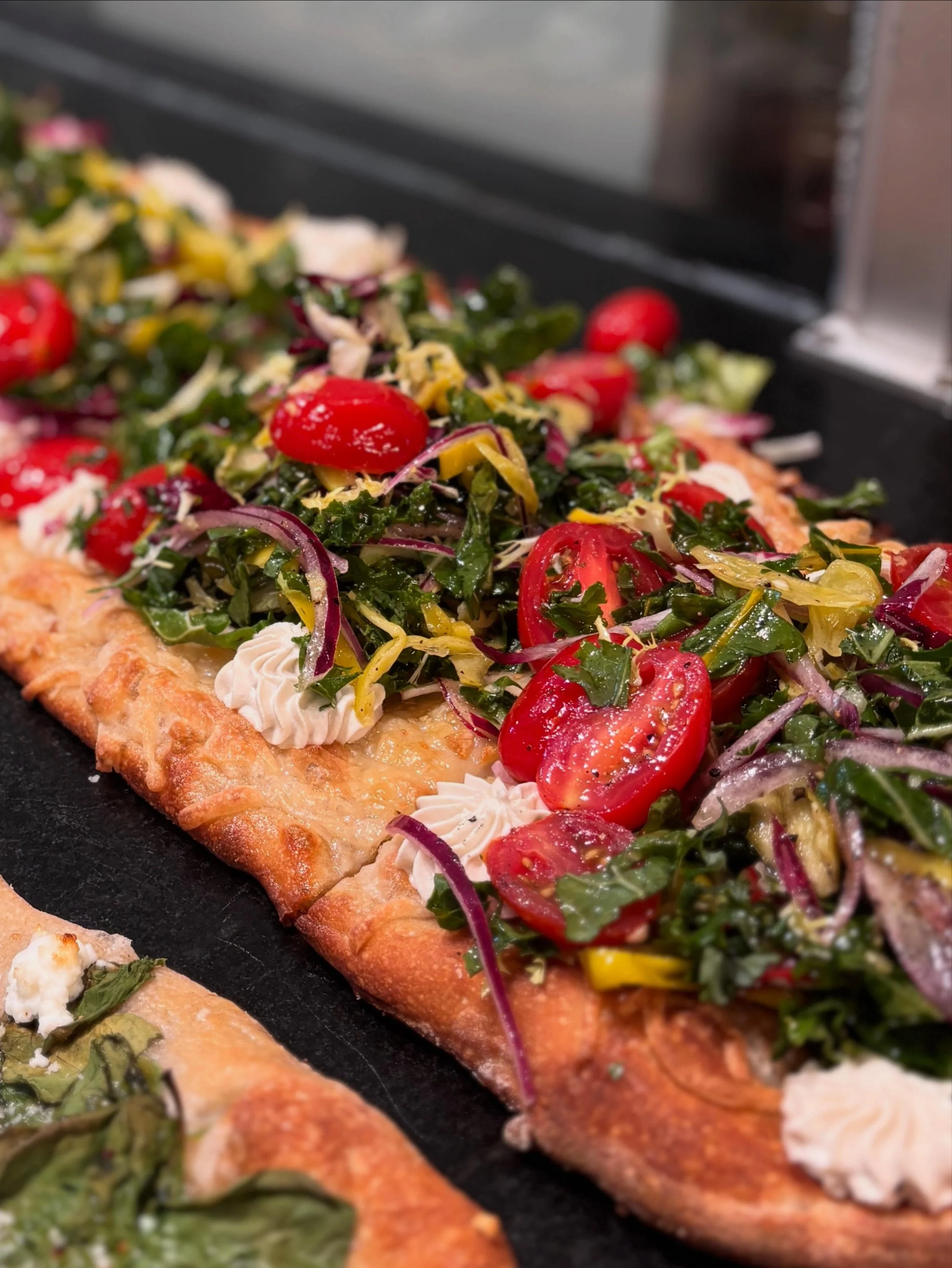 It&rsquo;s Sunday, and we&rsquo;re hungryyy!!

Lots of delicious grab &amp; go options for your weekend adventures!

Pictured above: our VEGAN pronto slice with our homemade vegan goat cheese - a beautiful Mortadella &amp; Burrata sandwich with EVOO,