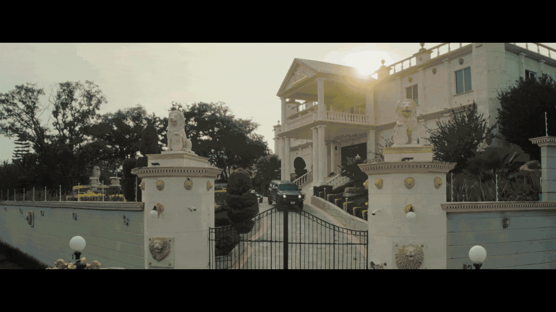 MANSION copy.gif