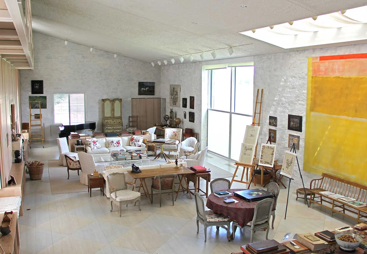 The main room of the Oak Spring Library, set amid 700 acres near Upperville, Virginia. © Oak Spring Garden Foundation
