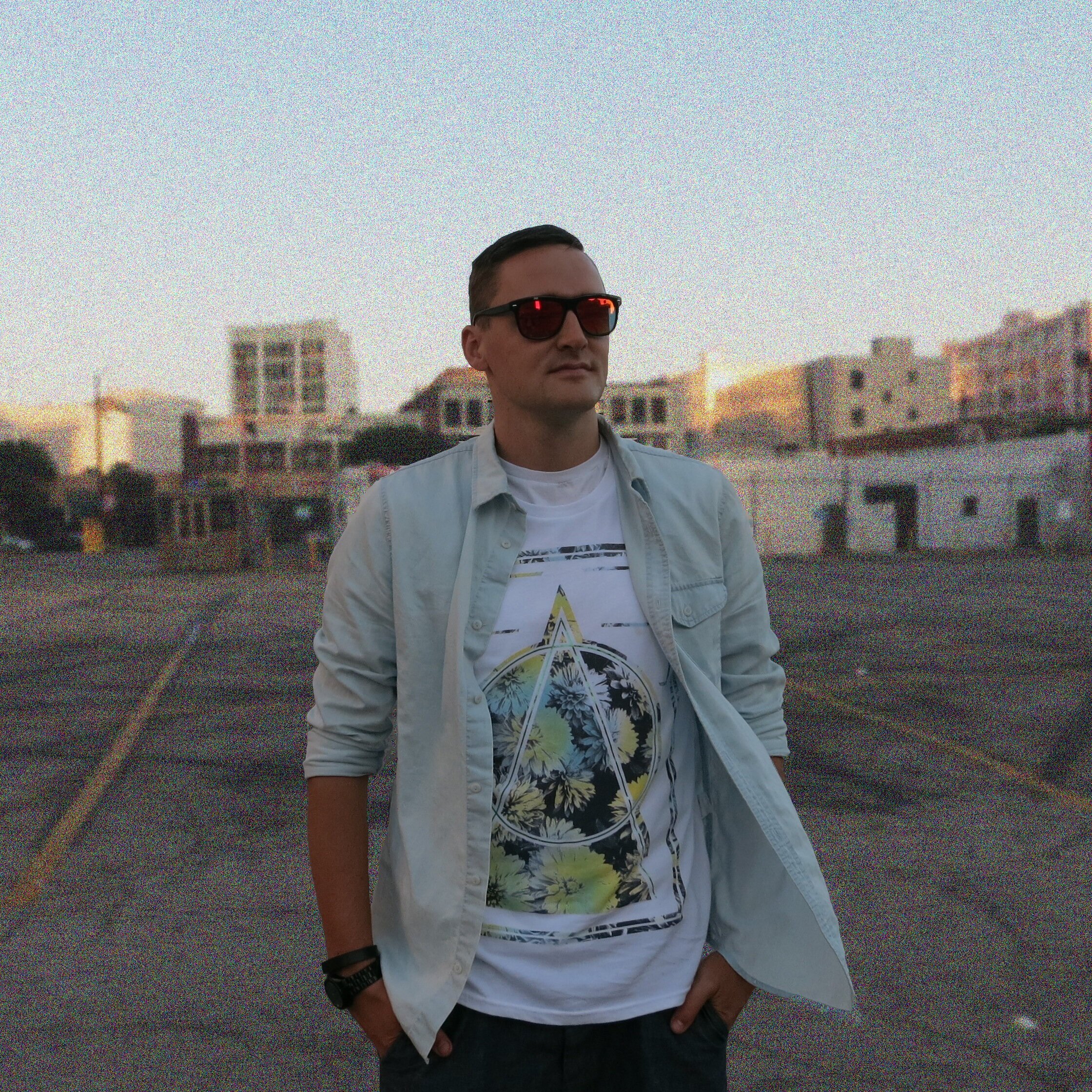 As a music supervisor with HTGR, Jonathan has overseen curation + licensing for 550+ episodes of television, 14 films, 5 soundtracks + 3 restaurant locations. He is also Director, A&R and Label Manager at PUSHER, an artist agency specializing in music for trailers & advertising. He is also a DJ, music producer and runner!