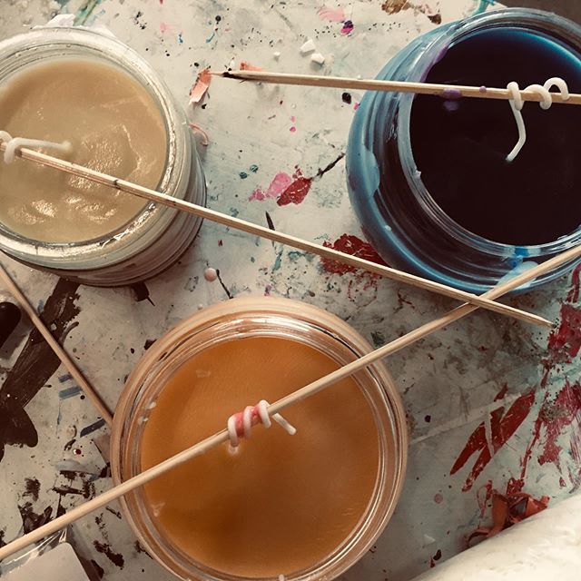 Candle Making Classes 
#instaart#art#craft#artstudio#artschool#paintingckasses#painting#adults#kids#summer#events#activities#creativefun#funactivities#datenight#candles#connecticut#candlemaking#candlemakingclass