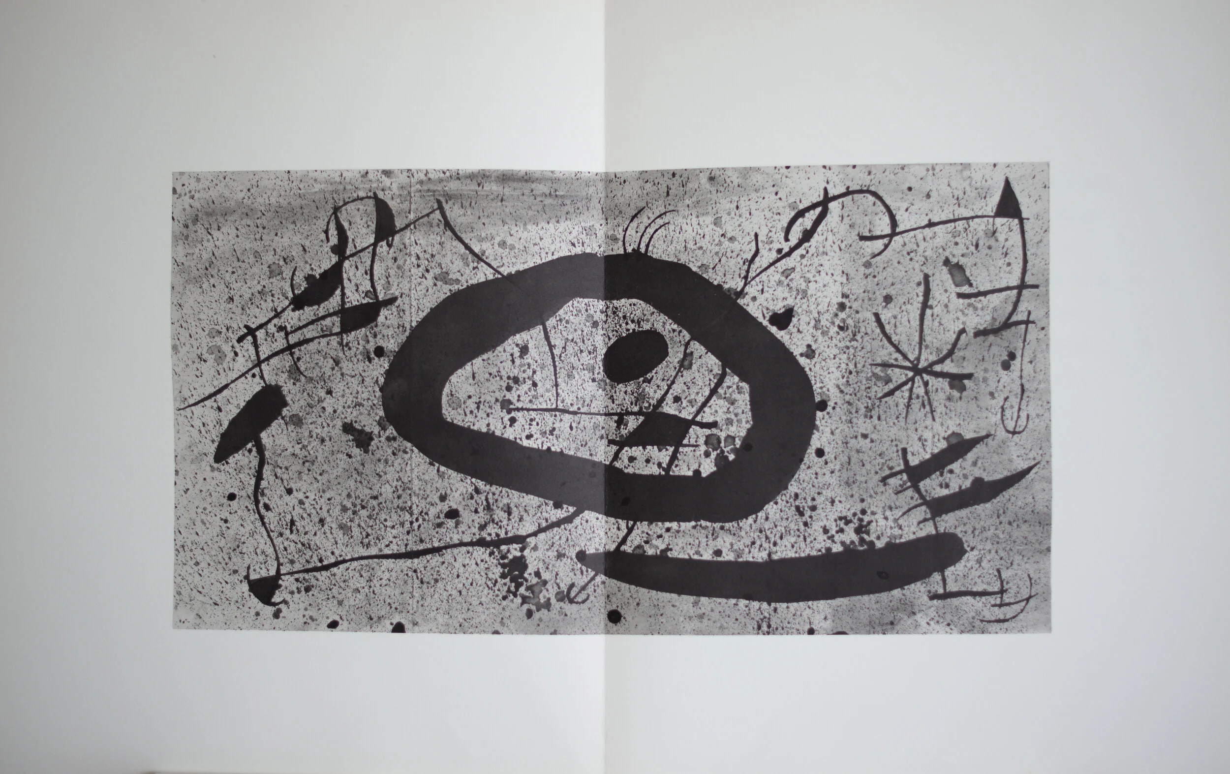 Miró,Joan;Graphics;;1;Les%20Essències%20de%20la%20Terra;;;Specimen%20336%20of%201100.;66000;1;18.jpg