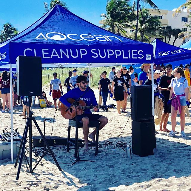 Had a great Saturday playing at the @4ocean beach cleanup in Deerfield Beach. Over 1,000 people came and the amount of trash that we all cleaned from just one stretch of sand was just mindblowing. Stoked to see that many people that care about our co