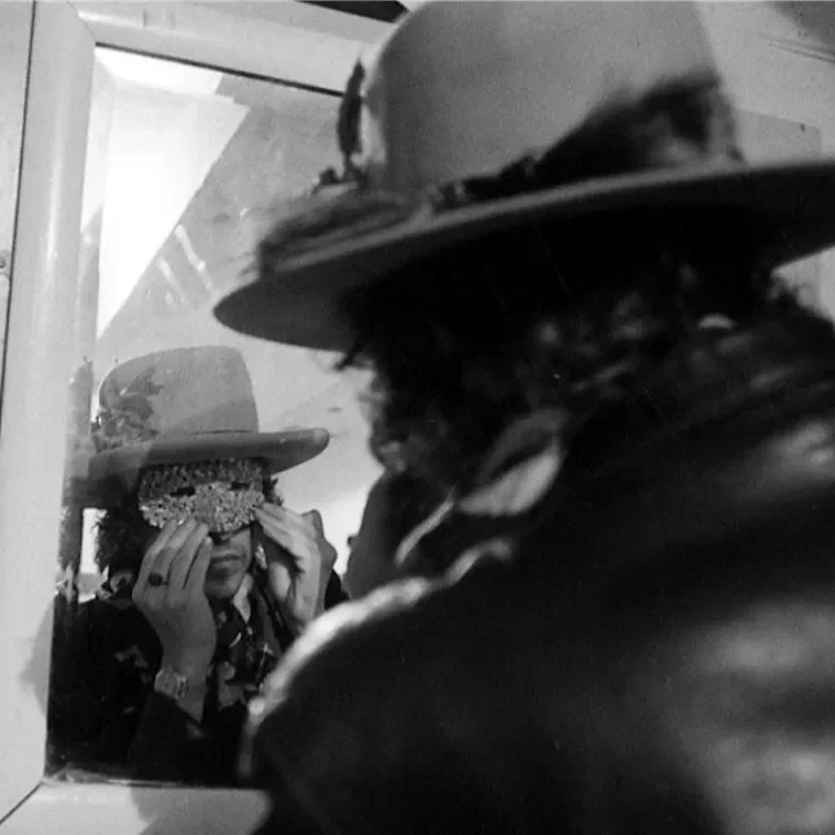 "Like a Complete Unknown": Bob Dylan the Stranger "Like a Complete Unknown": Bob Dylan the Stranger