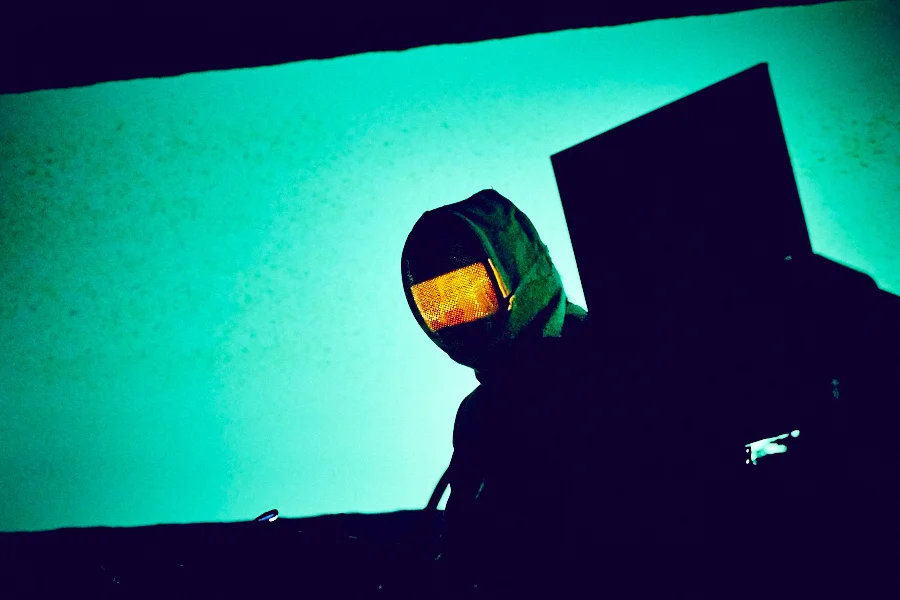 AP_SQUAREPUSHER_WH_041915_036.jpg
