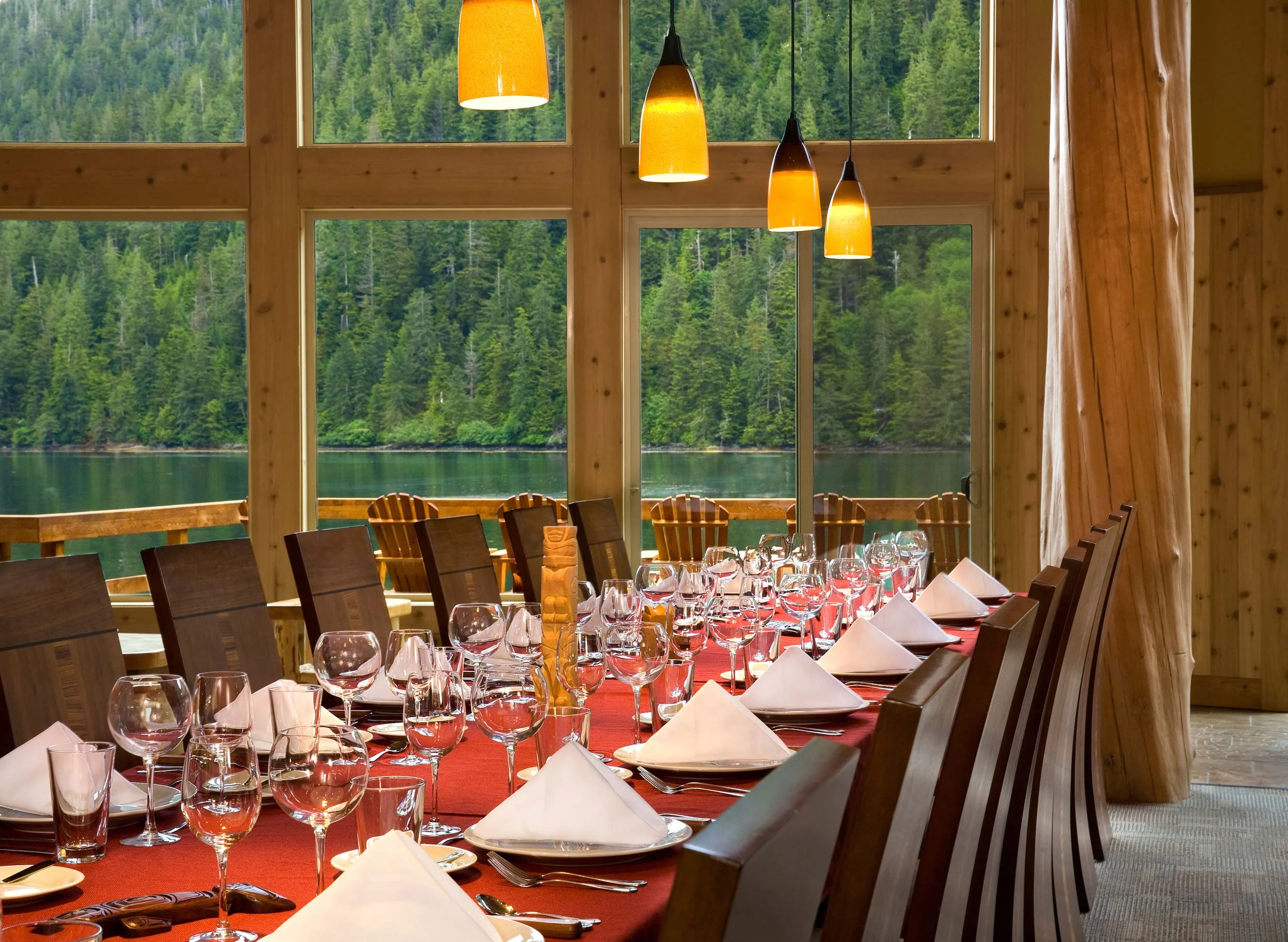 dining1-no-boat.jpg