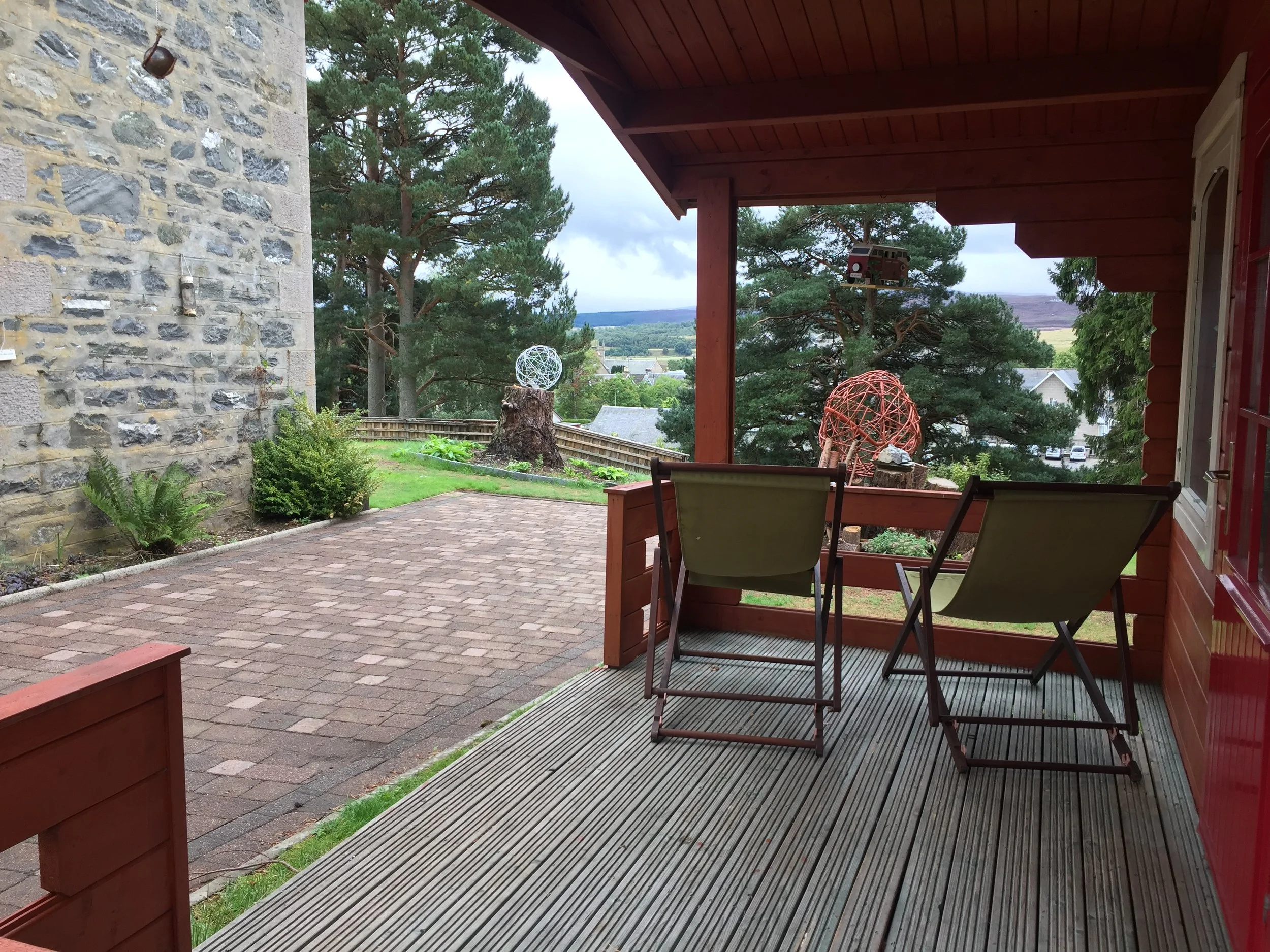 The summer house and games room
