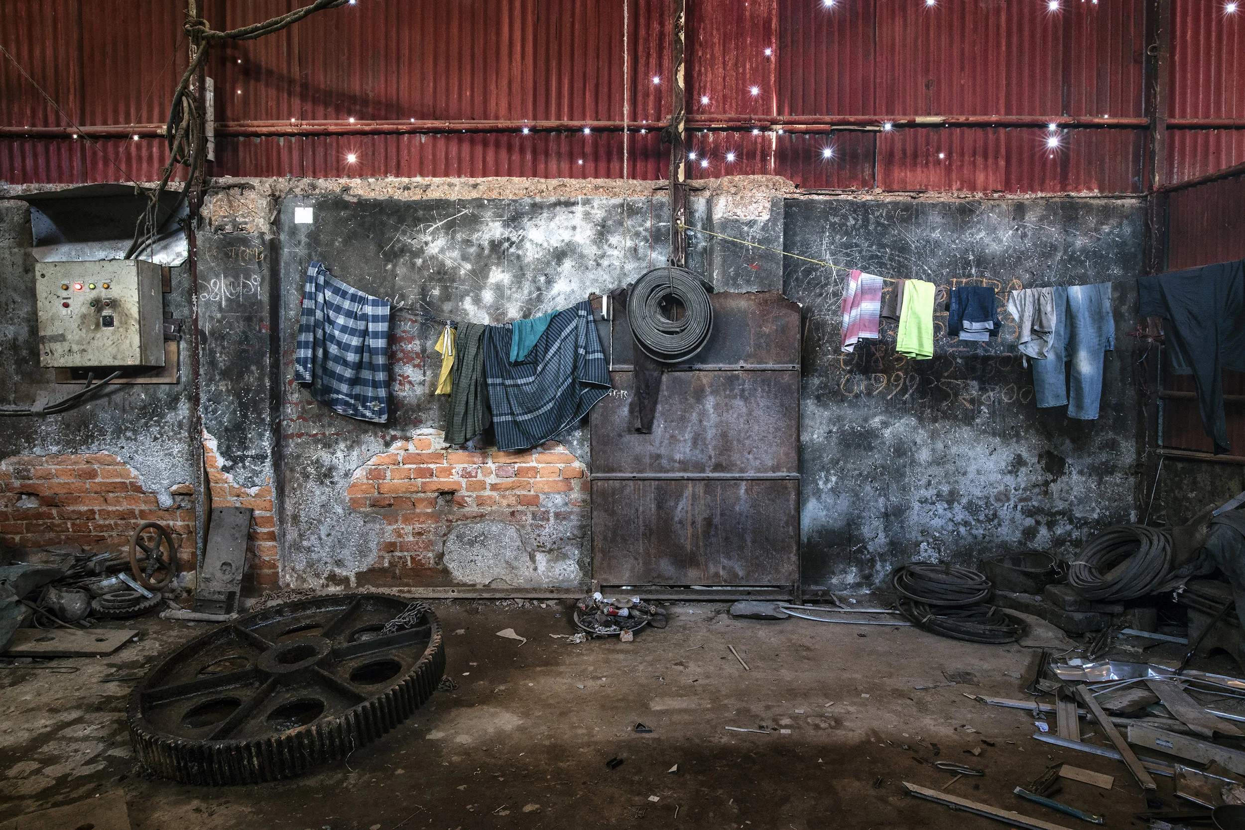 CLOTHES LINE