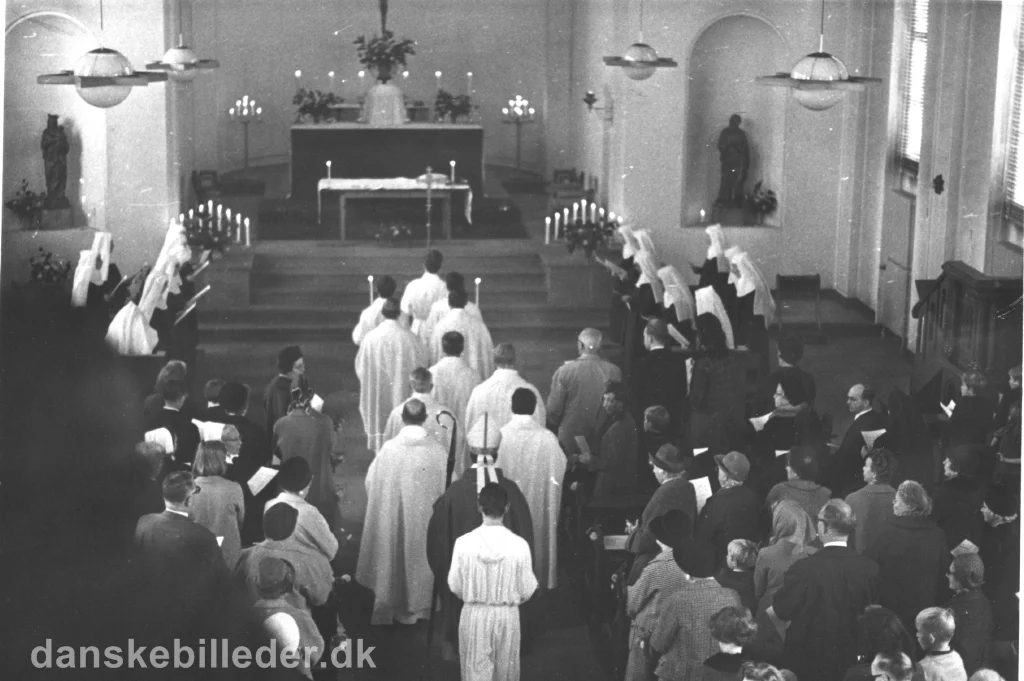 Sankt Therese Kirke, pastoratets sognekirke